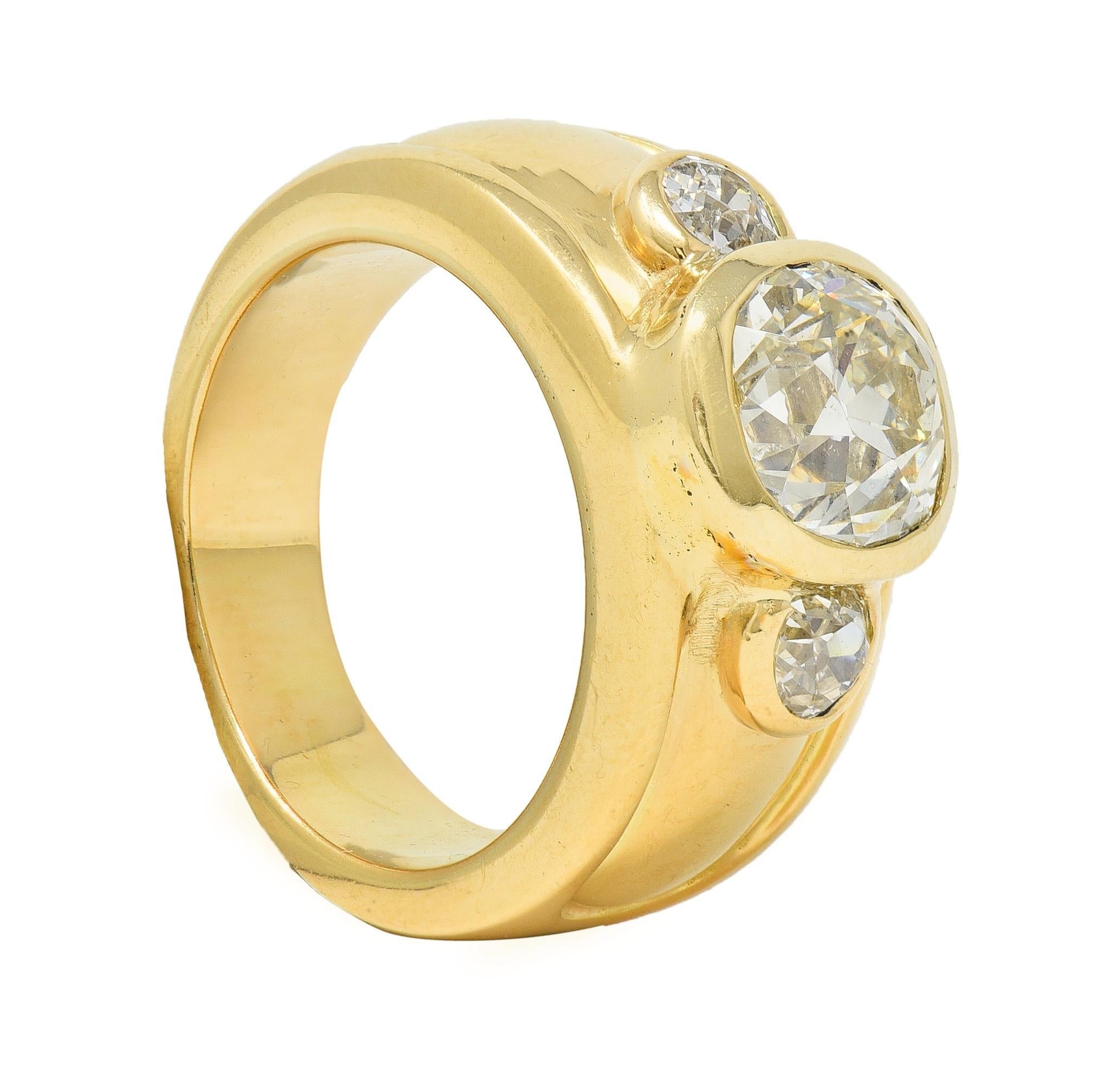 Mellerio 2.95 CTW Old Mine Cut Diamond 18 Karat Yellow Gold Three Stone Ring For Sale 7