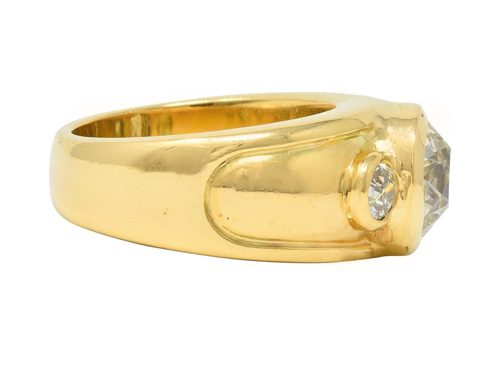 Mellerio 2.95 CTW Old Mine Cut Diamond 18 Karat Yellow Gold Three Stone Ring In Excellent Condition For Sale In Philadelphia, PA