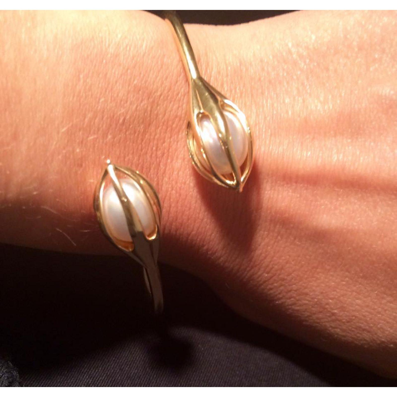 Mellerio Bourgeons de Lys Akoya Pearls Gold Bracelet  For Sale 1
