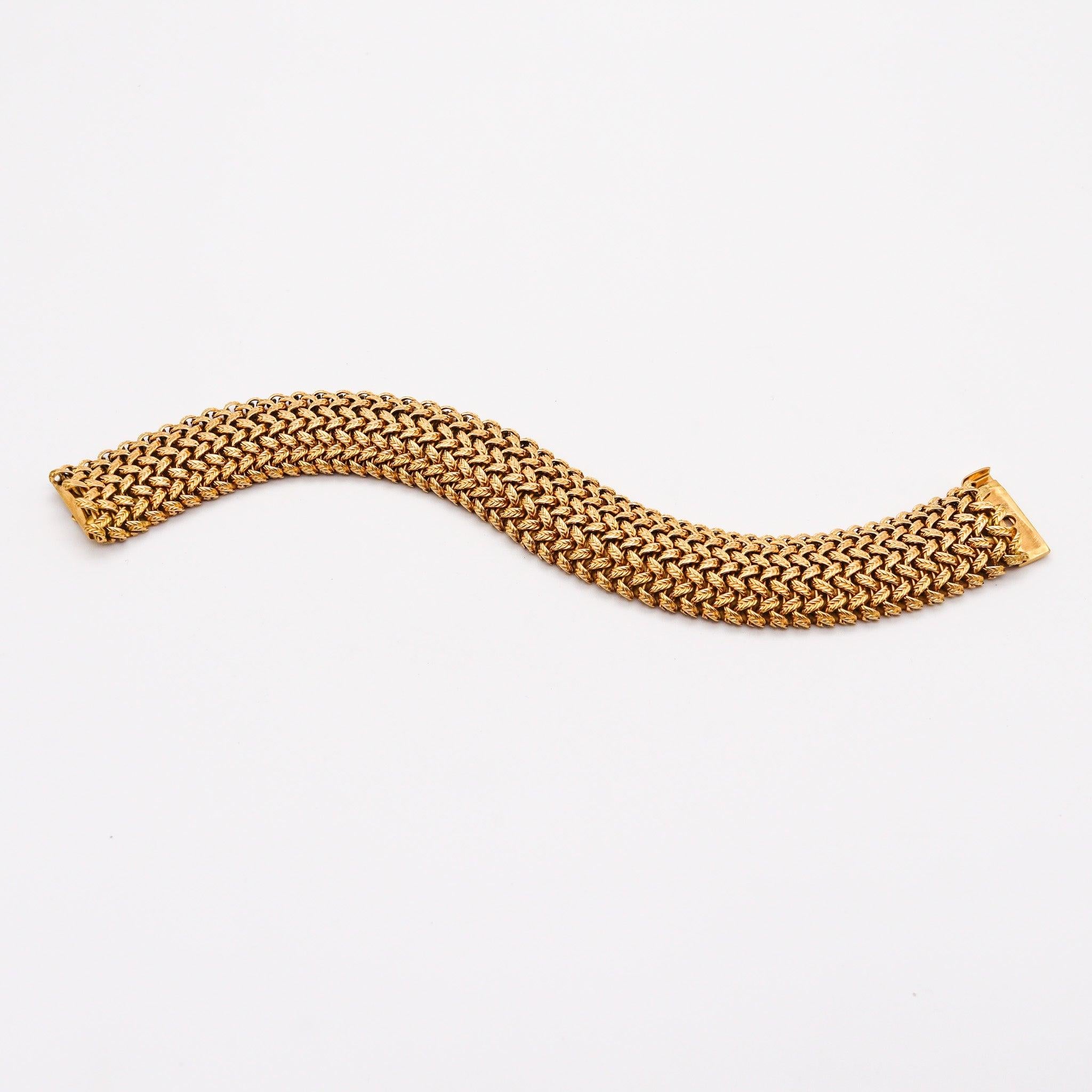 MELLERIO DITS MELLER 1950 Paris Textured Mesh Bracelet In 18Kt Yellow Gold For Sale 1