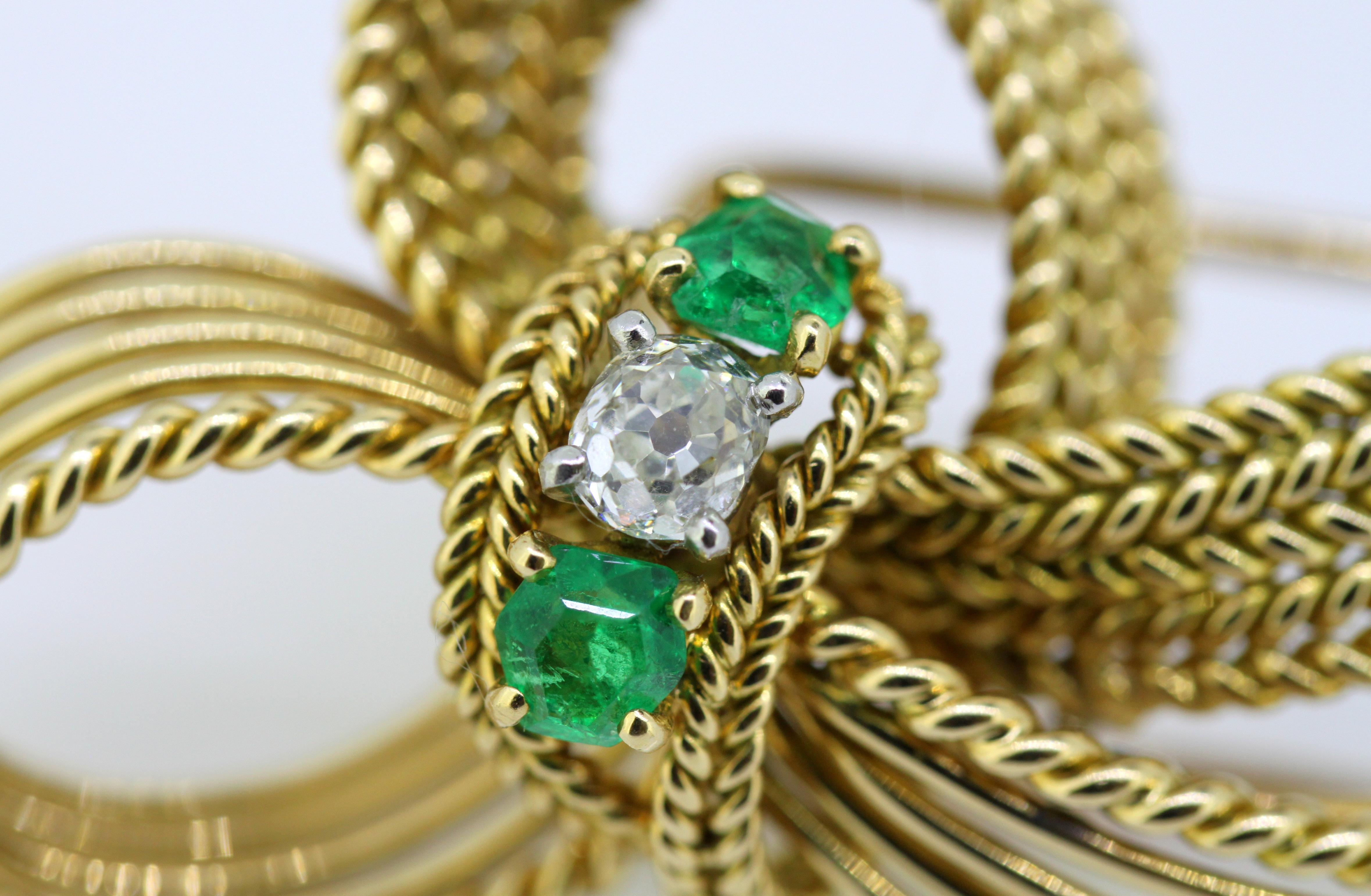 Mellerio dits Meller, Art Deco 18 Karat Gold Brooch with Emeralds and Diamond 2