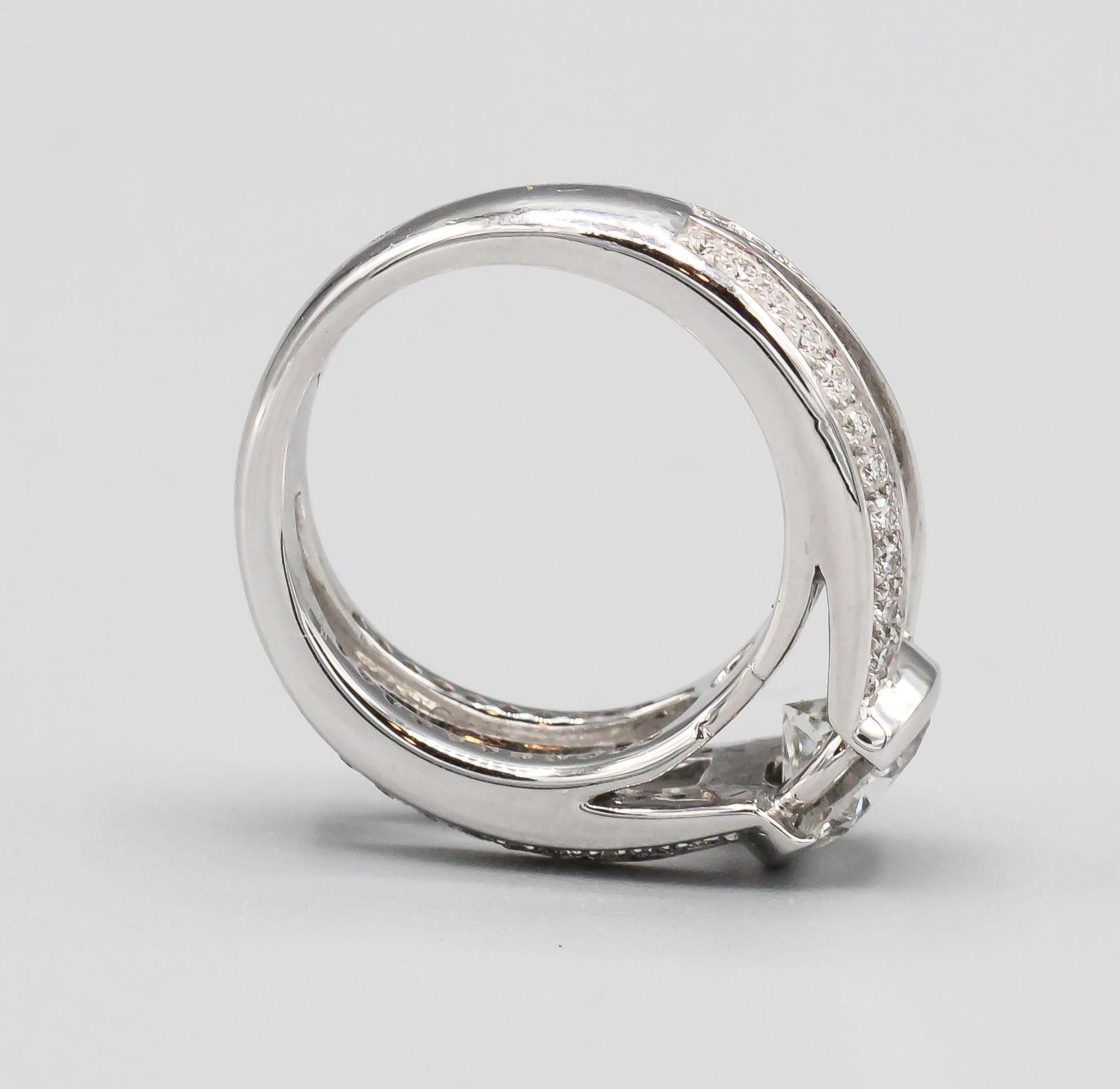Round Cut Mellerio Dits Meller Diamond 18 Karat White Gold Engagement Ring For Sale