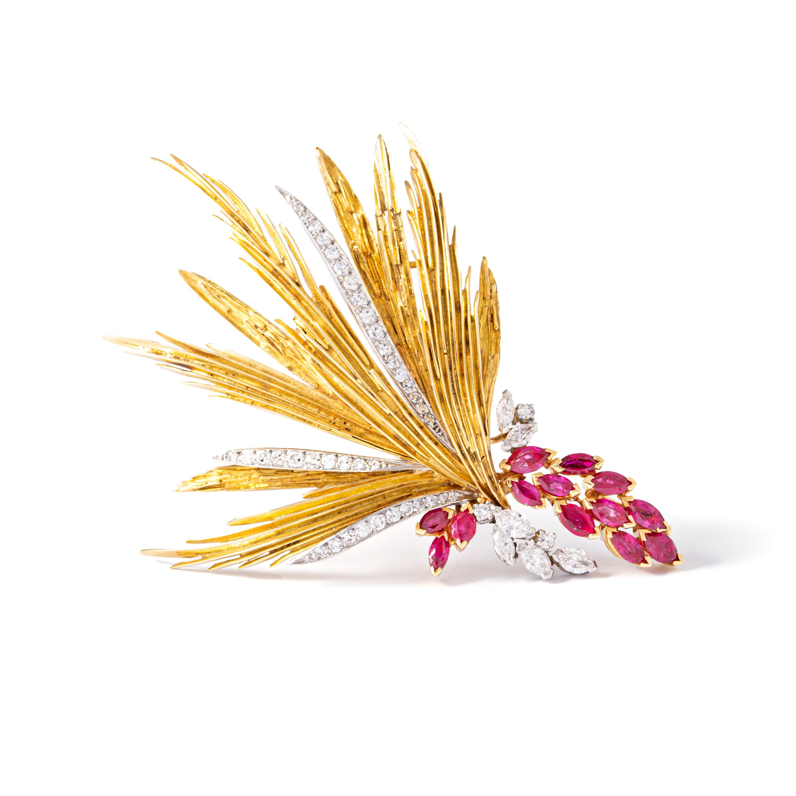 Taille Marquise Mellerio dits Meller Broche jaune 18 carats en diamants et rubis, années 1960 en vente