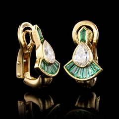 Mellerio Dits Mellor 18 Karat Yellow Gold Diamond and Emerald Earrings, France