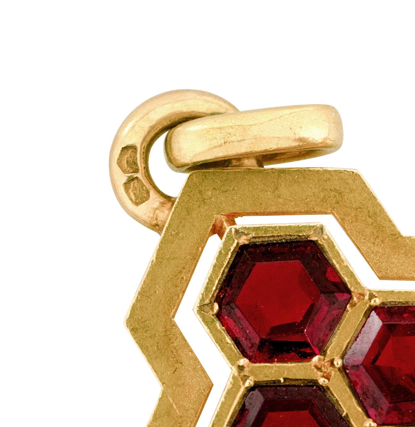 Mellerio - Pendentif croix en grenat, diamant et or Excellent état - En vente à New Orleans, LA