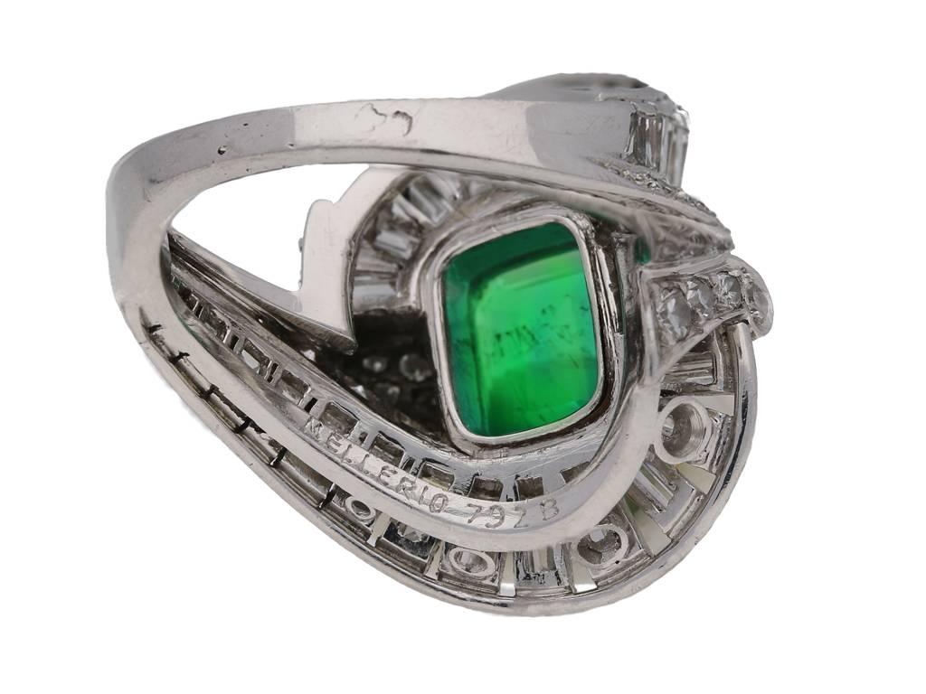 Mellerio Natürlicher, nicht geschliffener Muzo-Smaragd-Diamantenring, um 1960 (Smaragdschliff) im Angebot