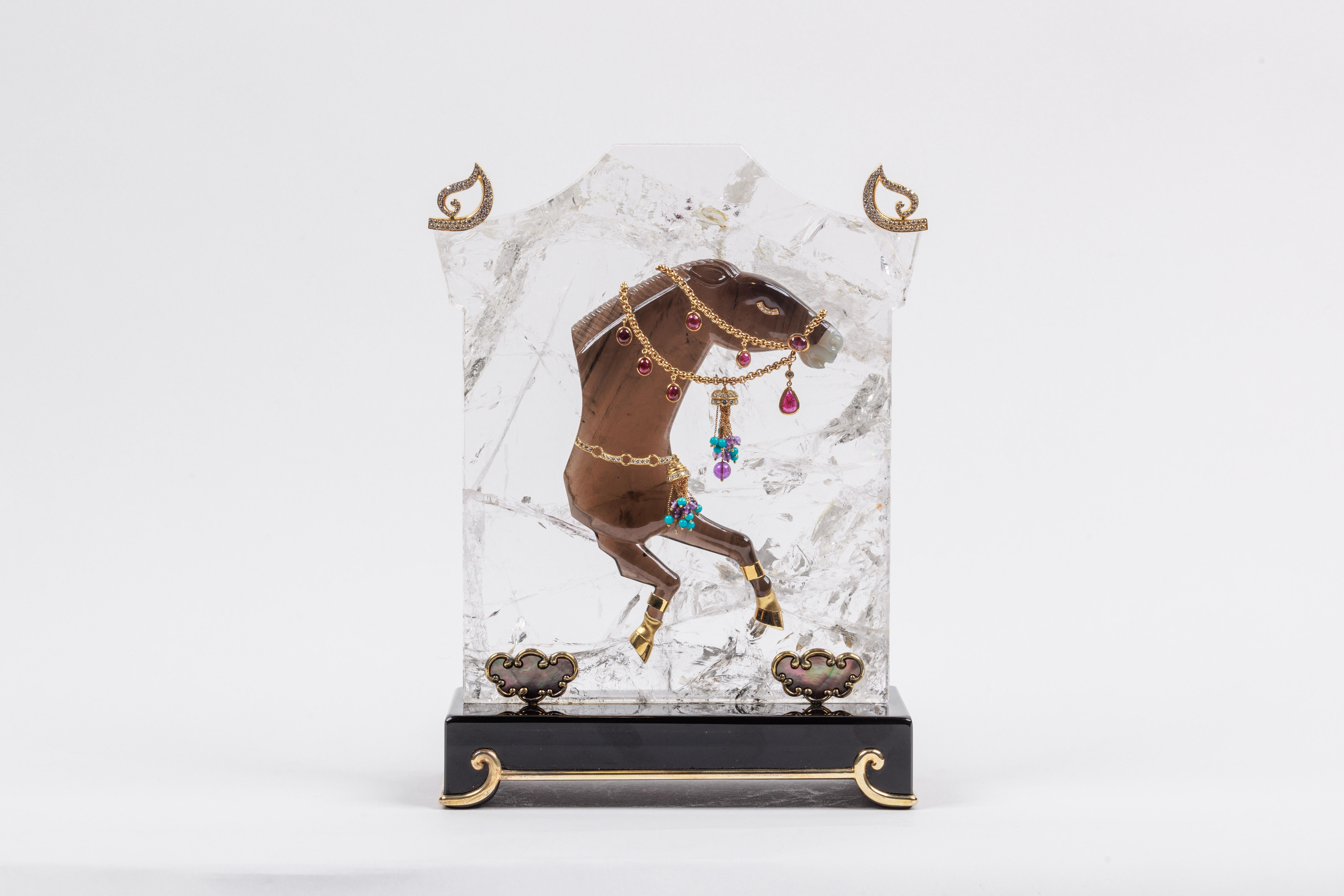 Mellerio Paris, un cheval sculpté en or, diamants, argent et quartz fumé, français en vente 1