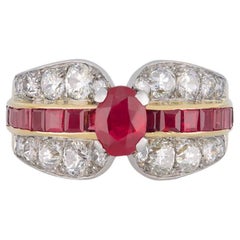 Anillo de vestido Mellerio de rubíes y diamantes, francés, hacia 1945.