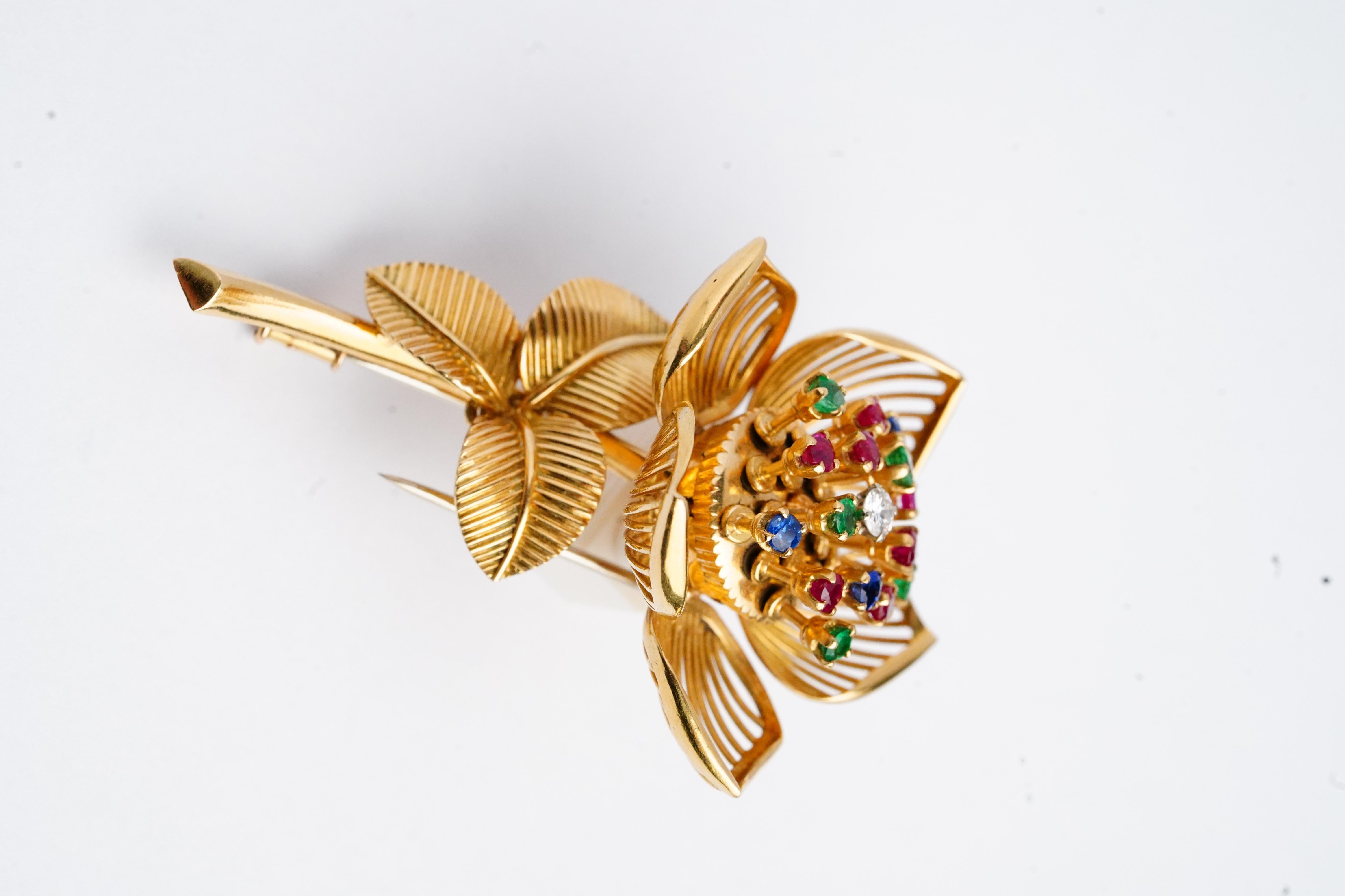 Mellerio Vintage Yellow Gold Diamond and Gem Movable Tremblan Flower Clip Brooch In Excellent Condition For Sale In London, GB