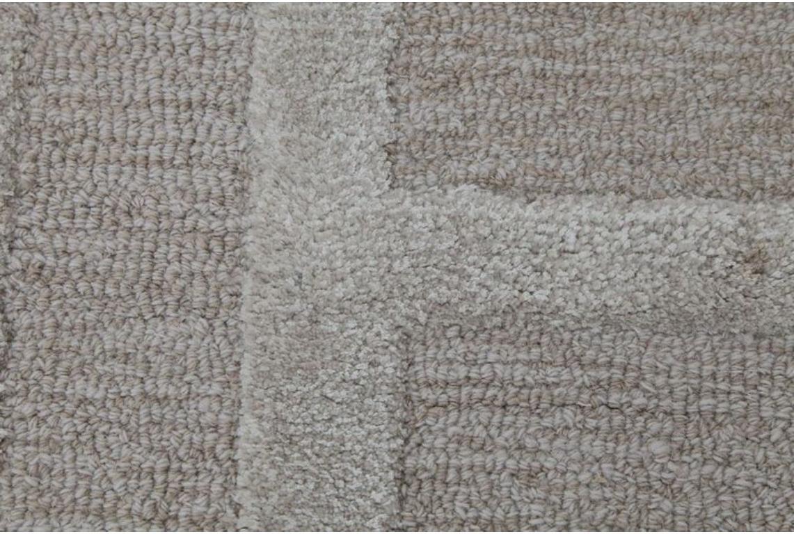 Indian Mellow Meadows Beige & Antique White 120x180 cm Hand Tufted Rug For Sale