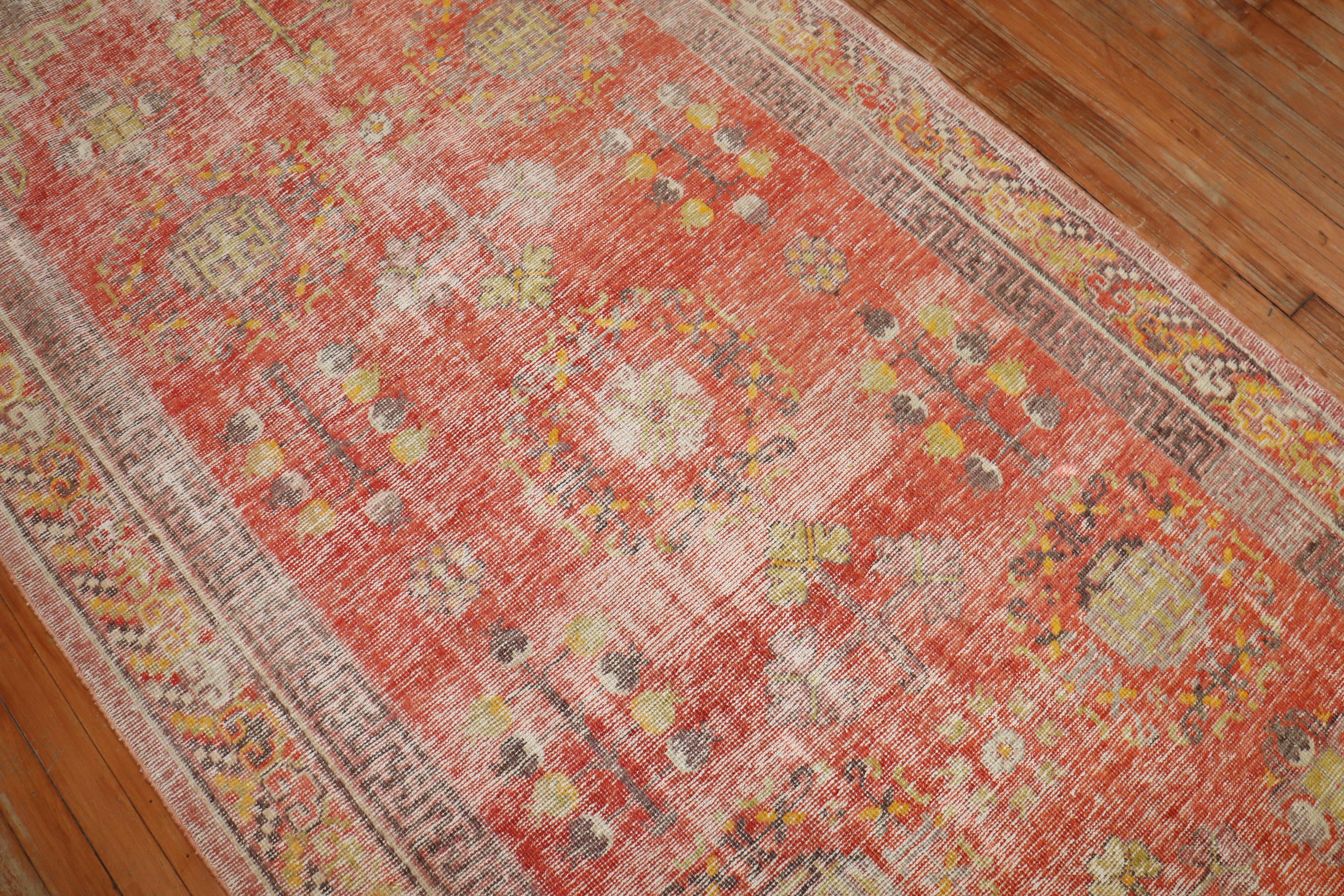 Antiker Khotan-Teppich in Melonenfarbe im Angebot 4