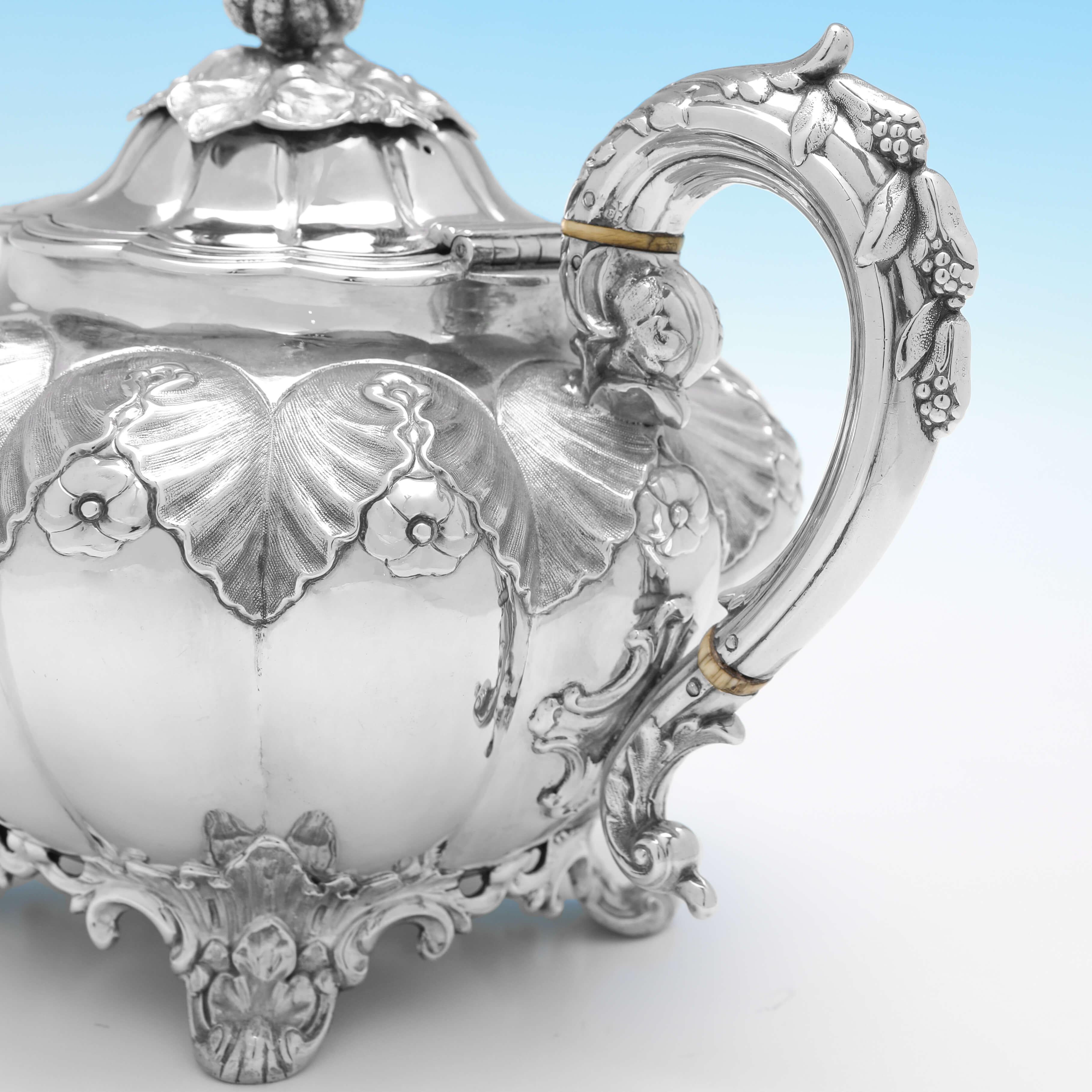 Melon Shaped Victorian Antique Sterling Silver Tea & Coffee Set - London 1851 For Sale 1