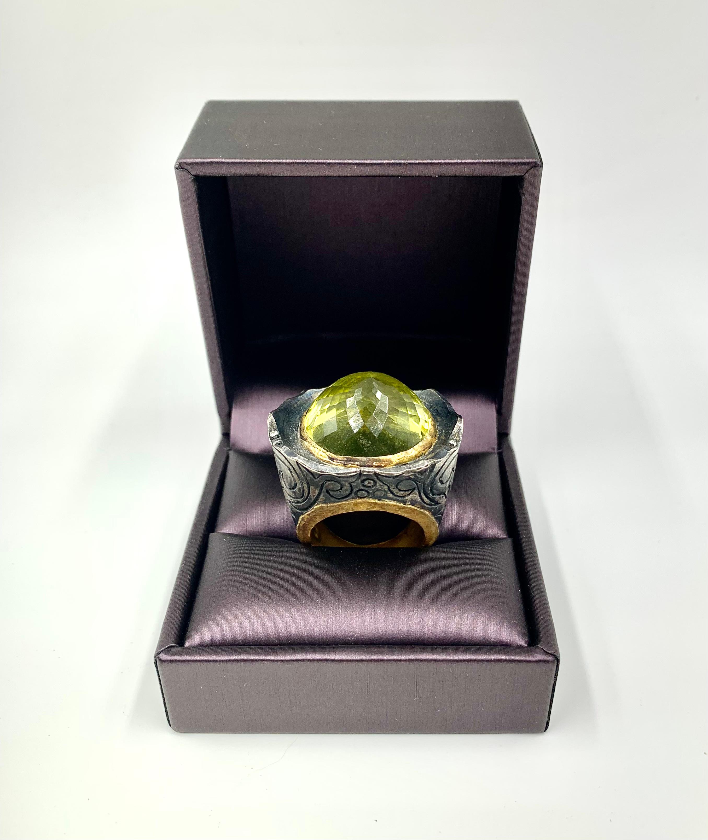 Statement-Ring aus 24 Karat Gold und Silber von Meltem Kurtulan mit 42,25 Karat Zitronenquarz und Diamant (Gemischter Schliff) im Angebot