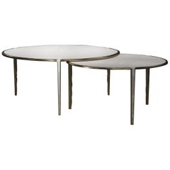 Tables basses gigognes en galuchat, coquillage et laiton de R & Y Augousti