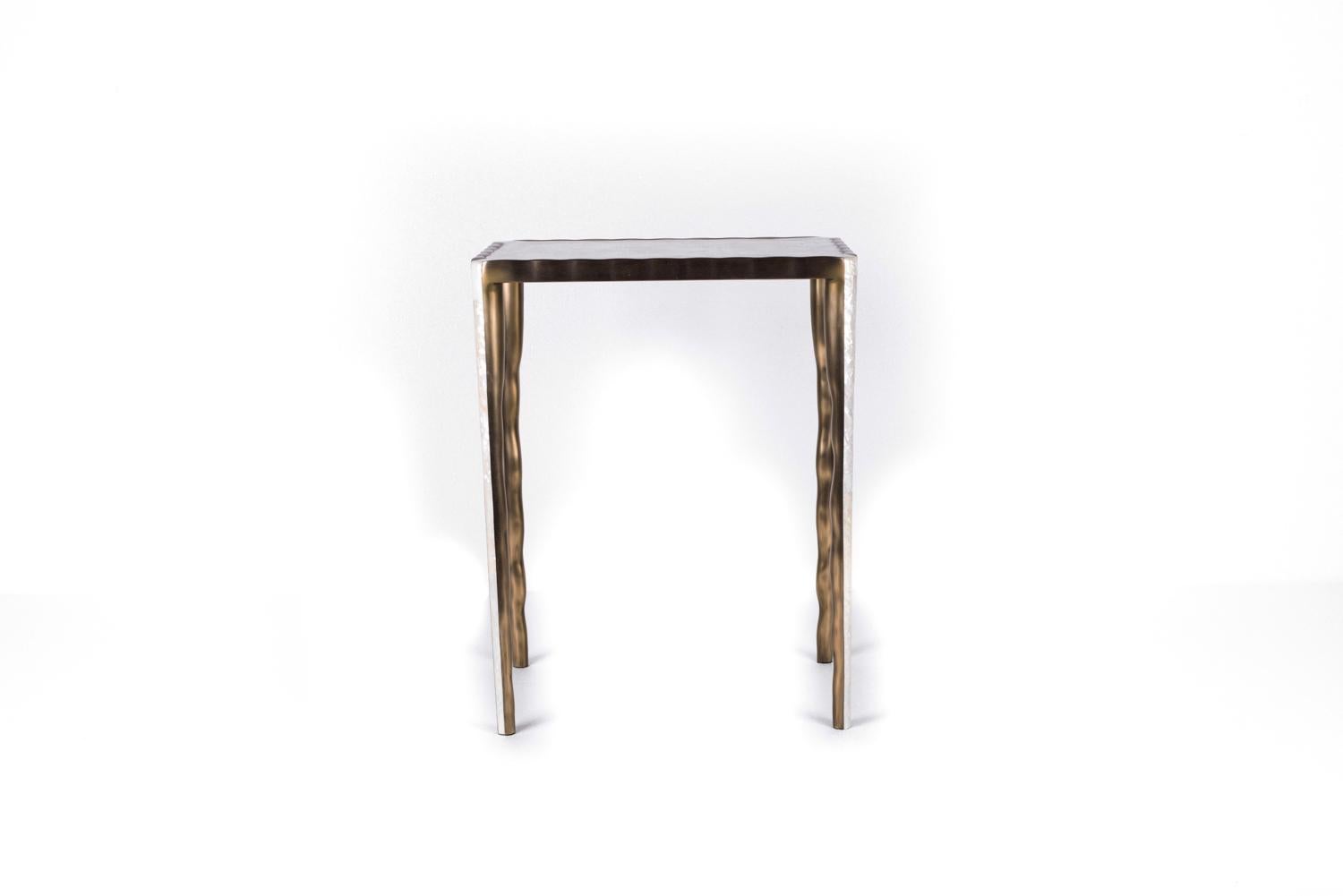 Art déco Table gigogne flottante M en nacre et bronze-patina laiton de R&Y Augousti en vente