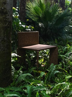 Chaise en bois massif de la Collection Woodal en finition Toast par Monics+Vieira