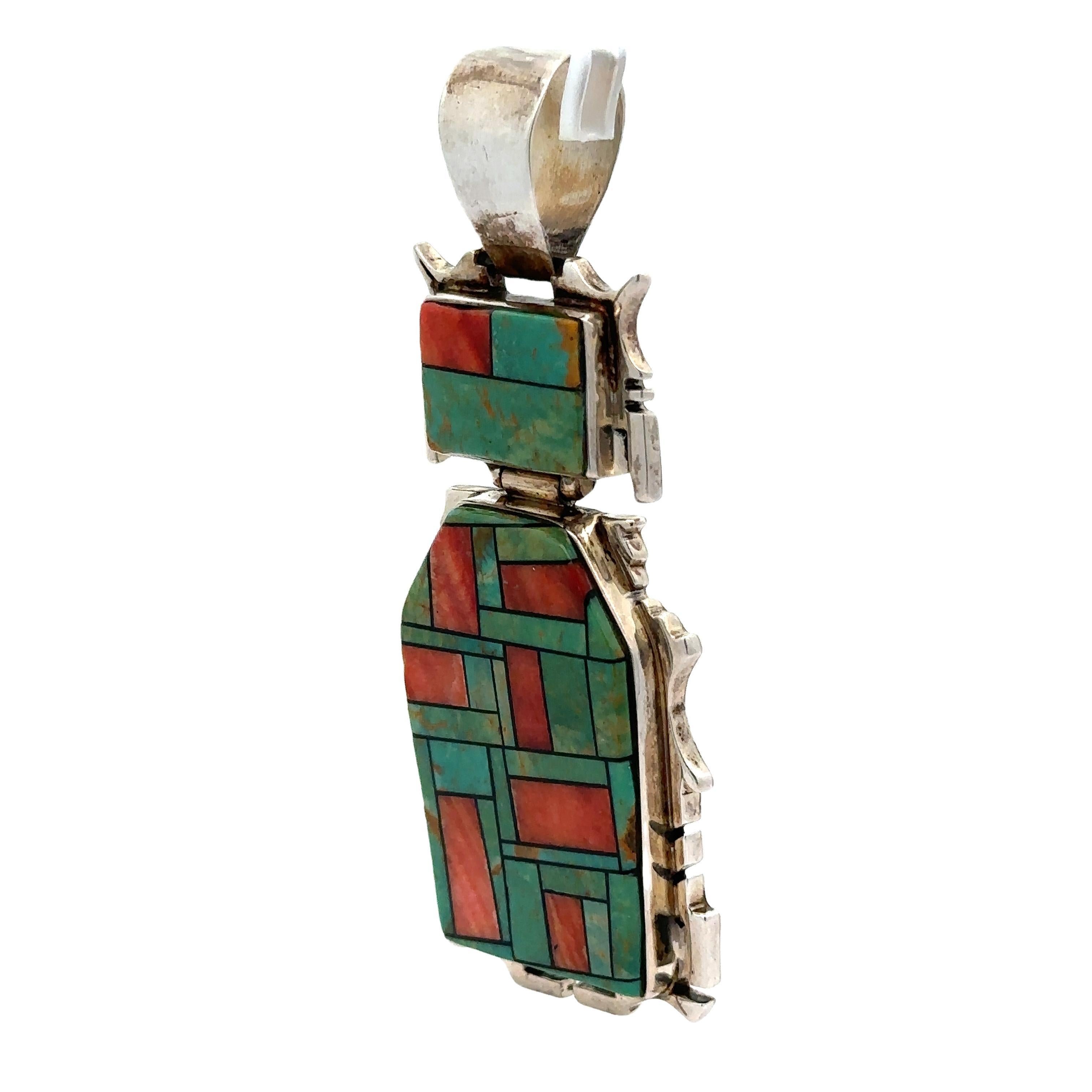 -Pierre(s)
 Turquoise naturelle authentique  - Set d'incrustation rectangulaire - Couleur verte vibrante 
 Corail naturel authentique  - Ensemble d'incrustations rectangulaires - couleur rouge orangé 


Matière : Argent Sterling .925
Poids : 23,49