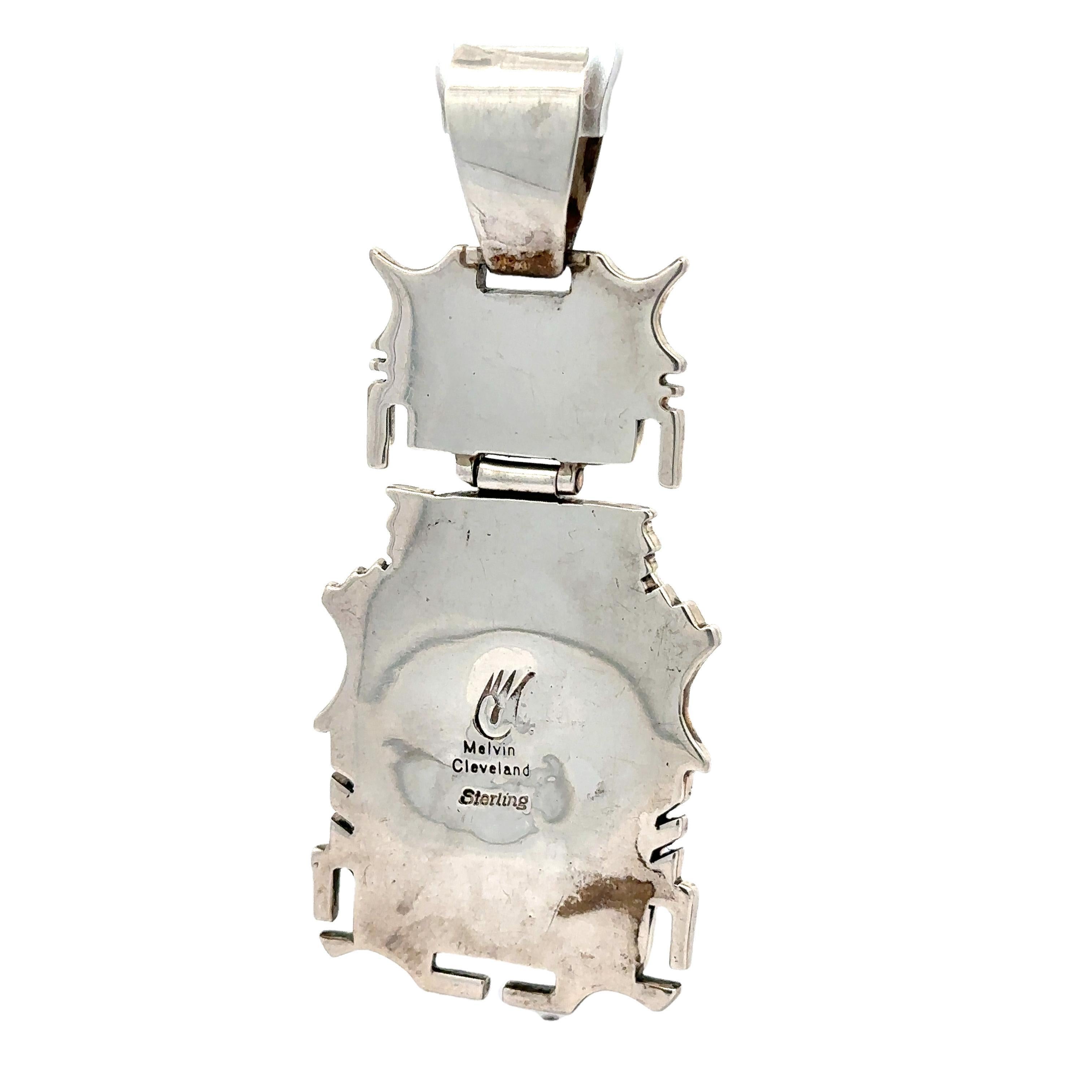 Taille émeraude Melvin Cleveland Pendentif Navajo en argent sterling incrusté de mosaïque de turquoises et de corail en vente