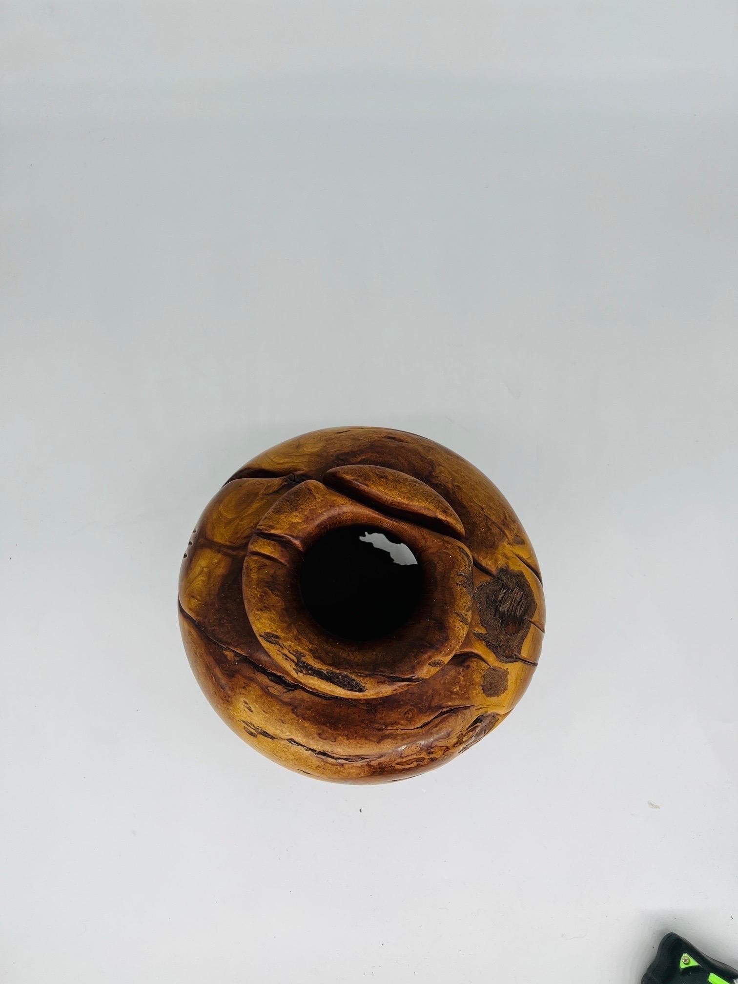 Melvin Lindquist American Cherry Burl Turned Wood Vessel, circa 1982 For Sale 2