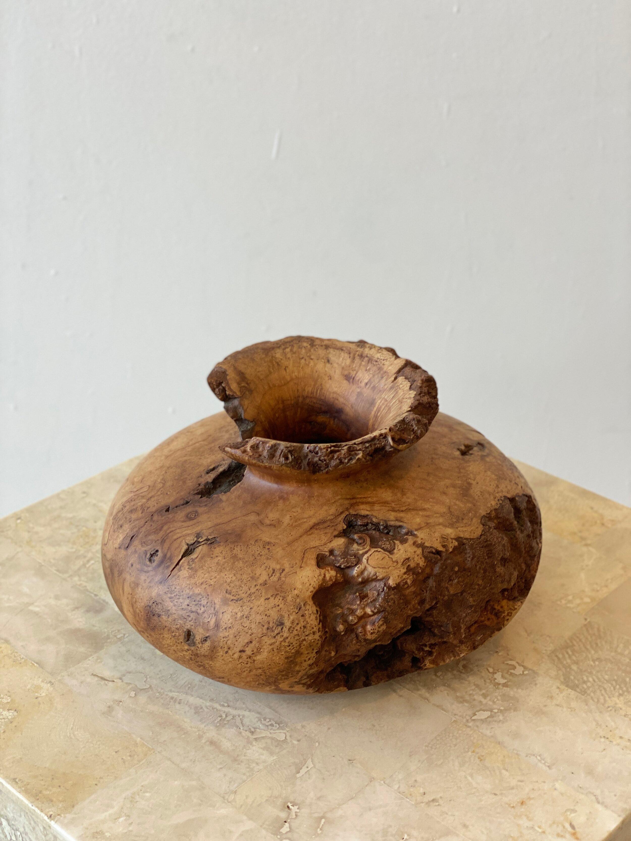 Melvin Lindquist Sculptural Turned Cherry Burl Wood Vase, Signed and Dated 1978 In Excellent Condition For Sale In Long Island City, NY