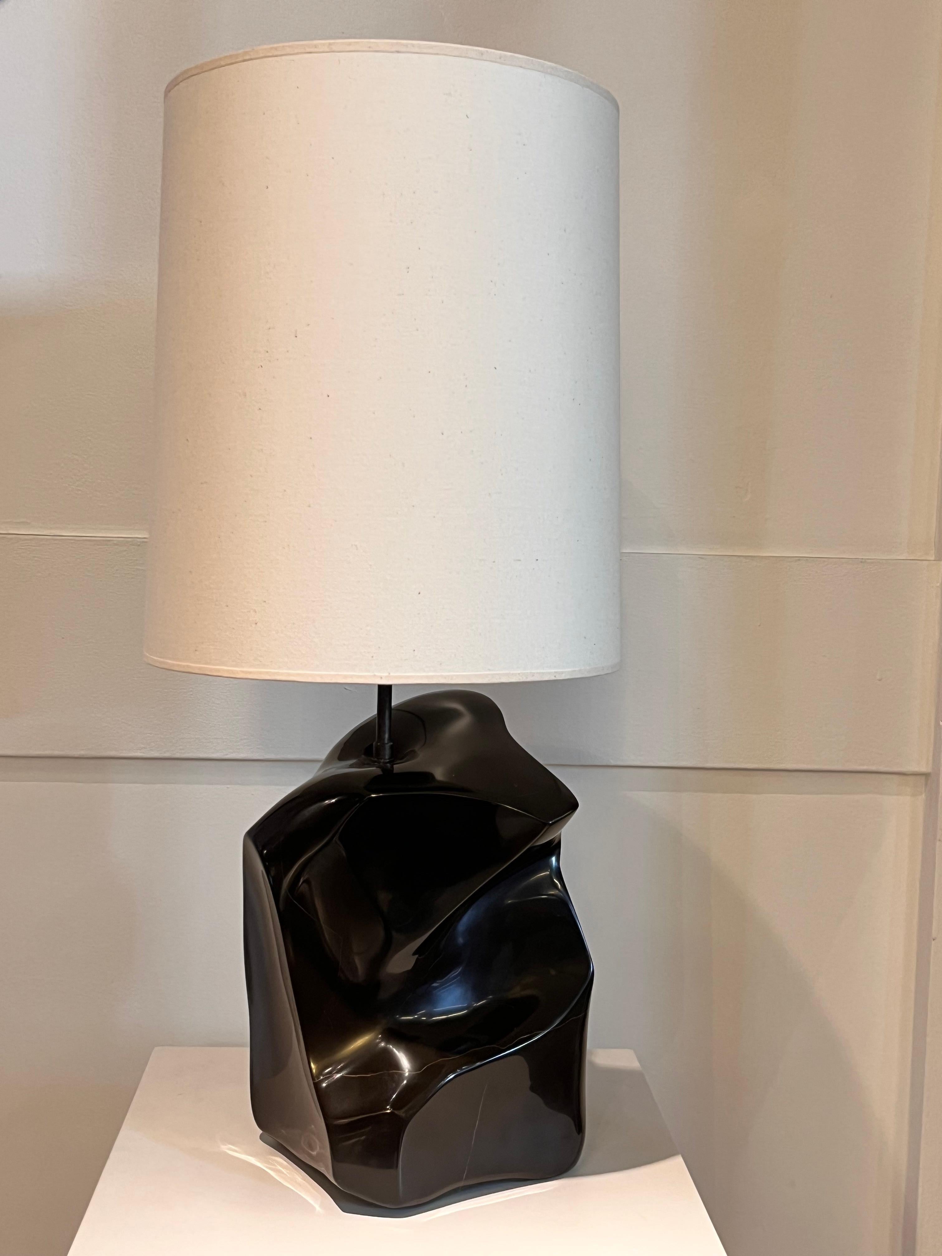 Mem martins marble lamp by Jean-Frédéric Bourdier 
Signed by the artist 
France 2025 
H 31cm 
W 19cm 
D 21 cm