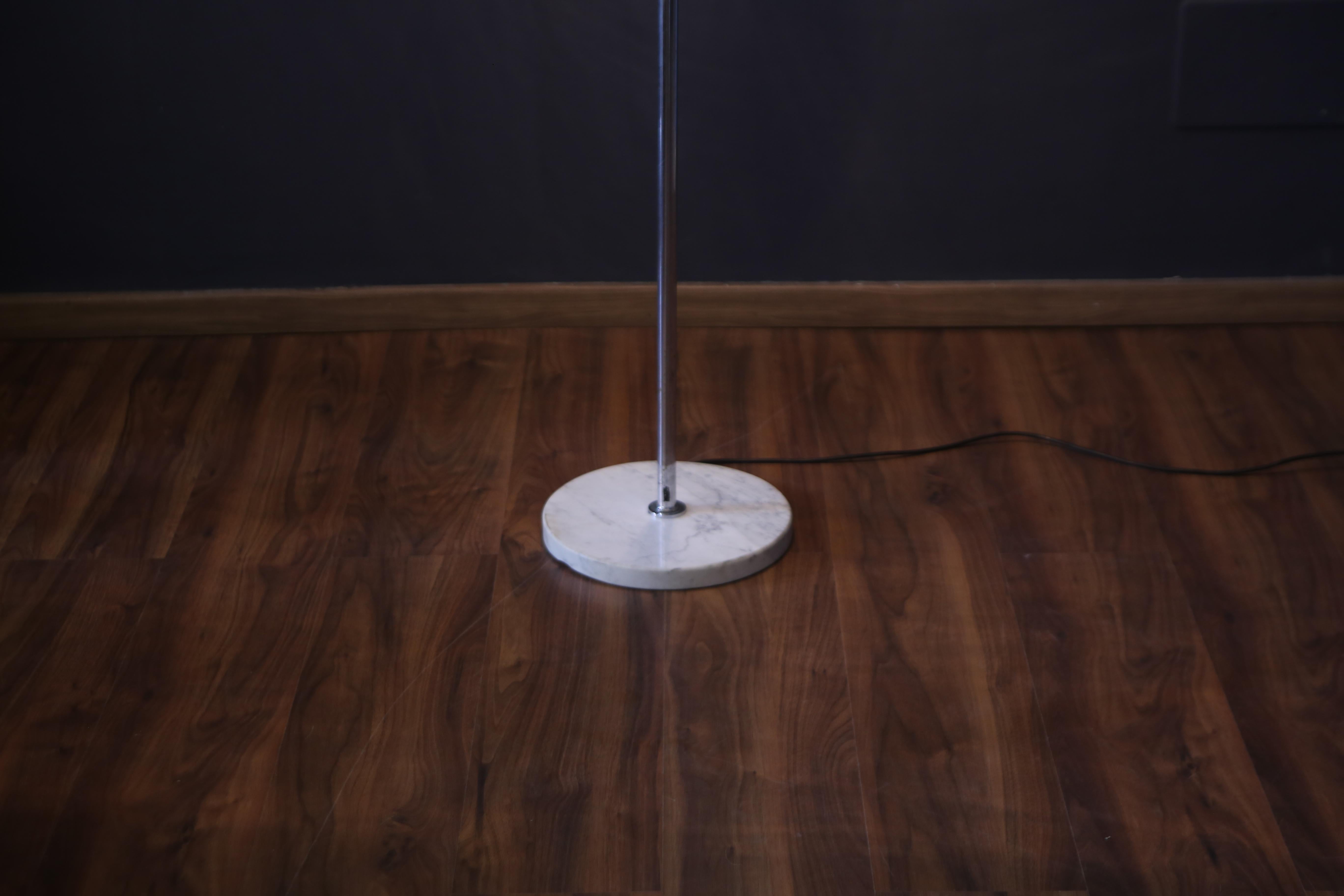 Italian Membrana floor lamp by Toni Zuccheri for Venini, 1960s in vendita