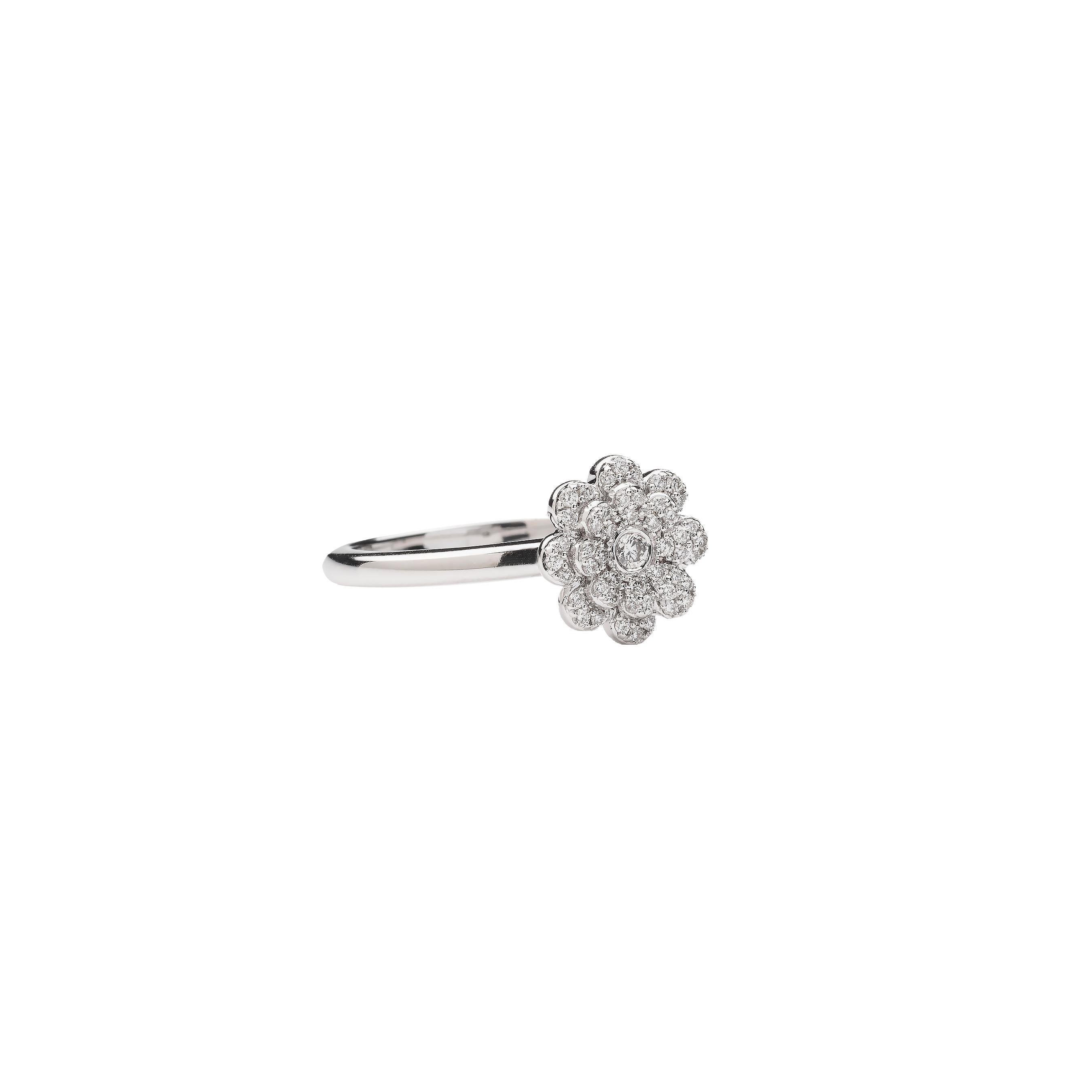 Women's or Men's Memento All Diamond Flower Ring Yellow Gold Small