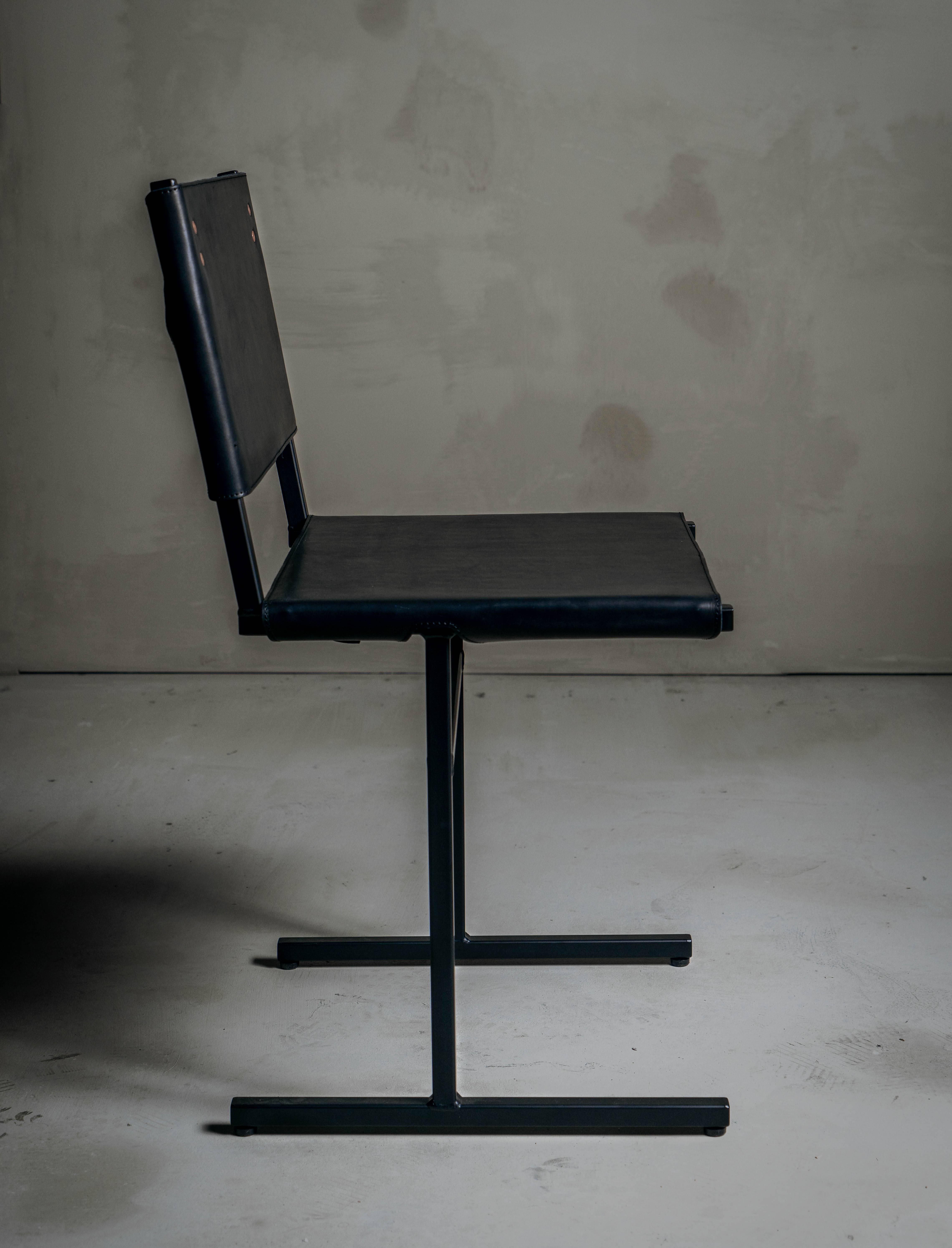 Memento barstool, Jesse Sanderson, WDSTCK Studio
Original signed chair by Jesse Sanderson
Dimensions: 80 x 40 x 45 cm
Seat height 47 cm

With a sturdy oak school chair from the 1950s in mind, Sanderson takes us back to his childhood and designs