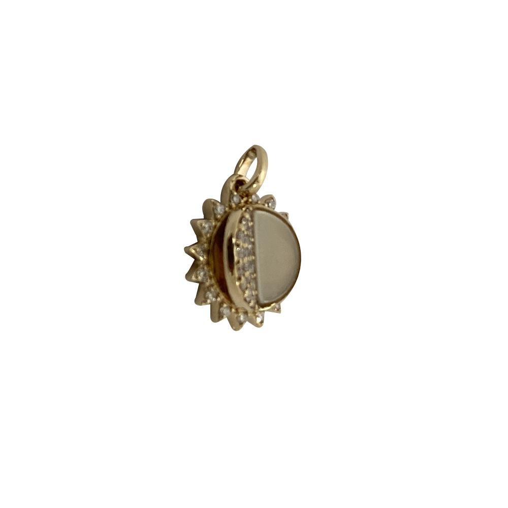 Pendentif breloque Memento en demi- malachite, demi-diamant soleil avec pages en vente 7