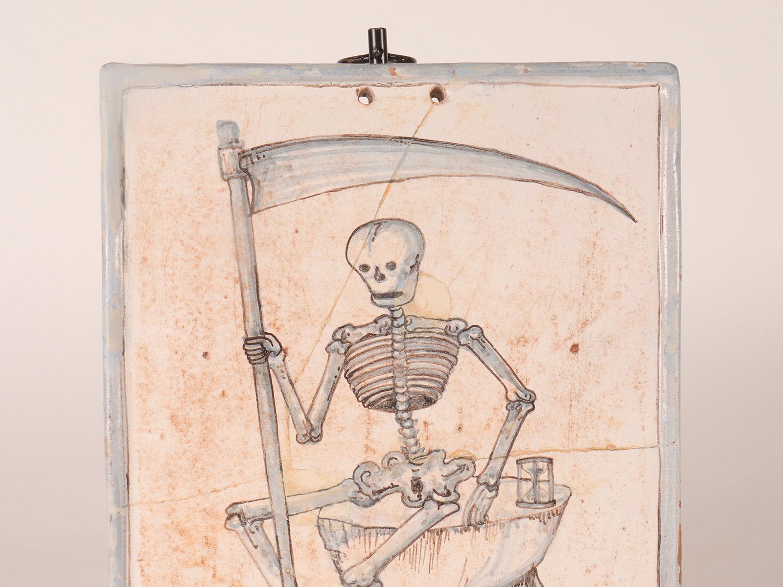 Memento mori: a skeleton, a scythe, an hourglass painted tile, Italy 1690. For Sale 6