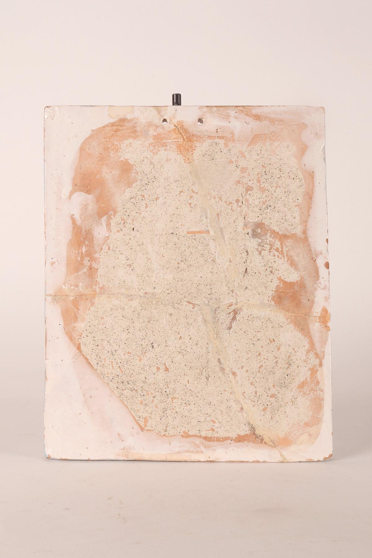 Memento mori: ein Skelett, ein Scythe, eine Sanduhr, eine gemalte Fliese, Italien 1690. im Angebot 2