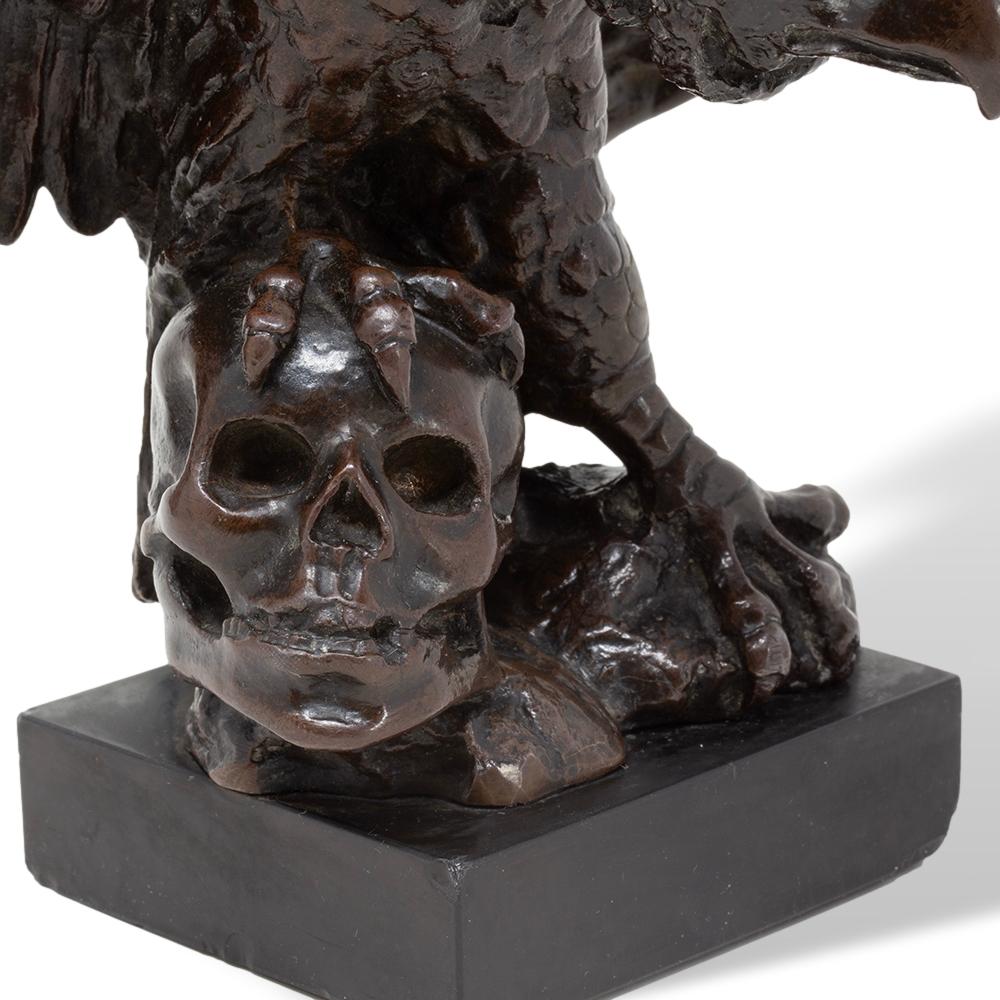 Scultura in bronzo Memento Mori con avvoltoio e teschio di Bohuslav Schnirch in vendita 3