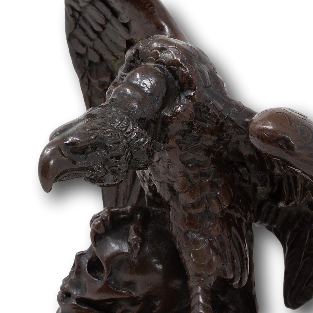 Scultura in bronzo Memento Mori con avvoltoio e teschio di Bohuslav Schnirch in vendita 5