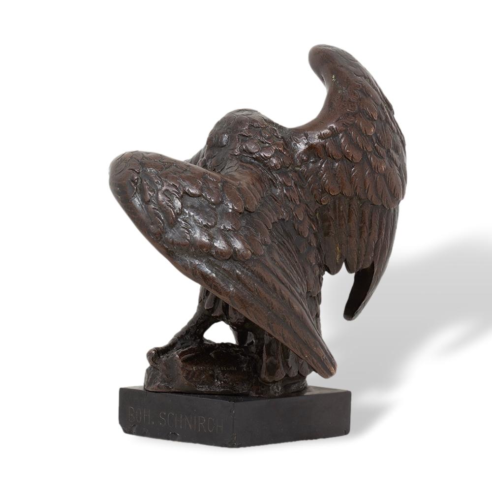 Bronzo Scultura in bronzo Memento Mori con avvoltoio e teschio di Bohuslav Schnirch in vendita