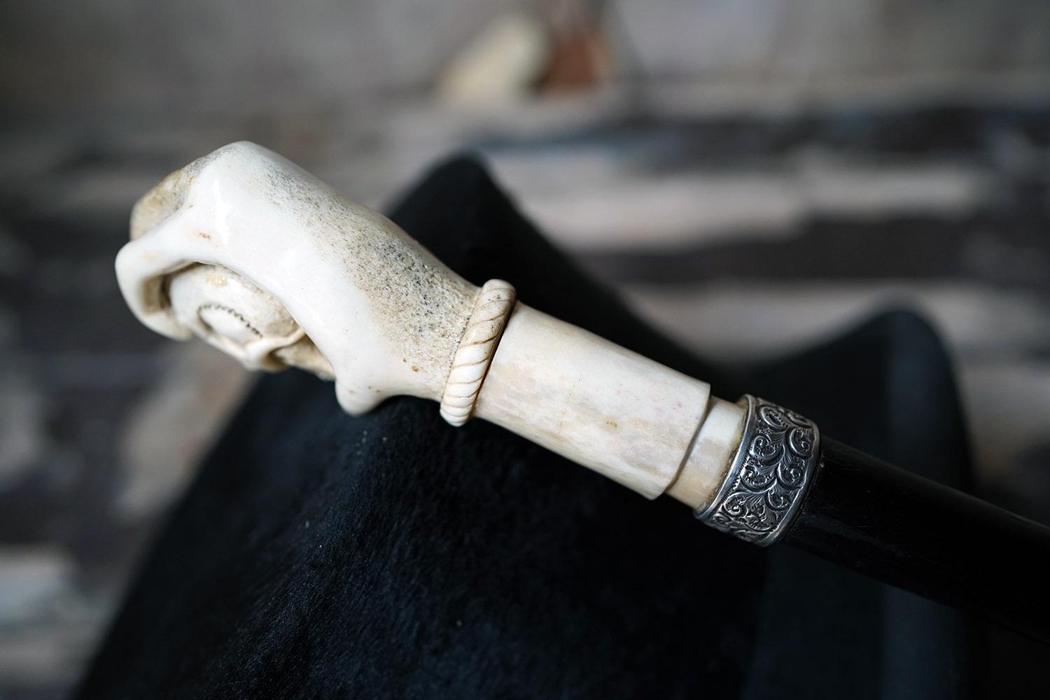 Memento Mori Ebonised & Carved Antler Walking Cane as a Skull c.1890-1900 6
