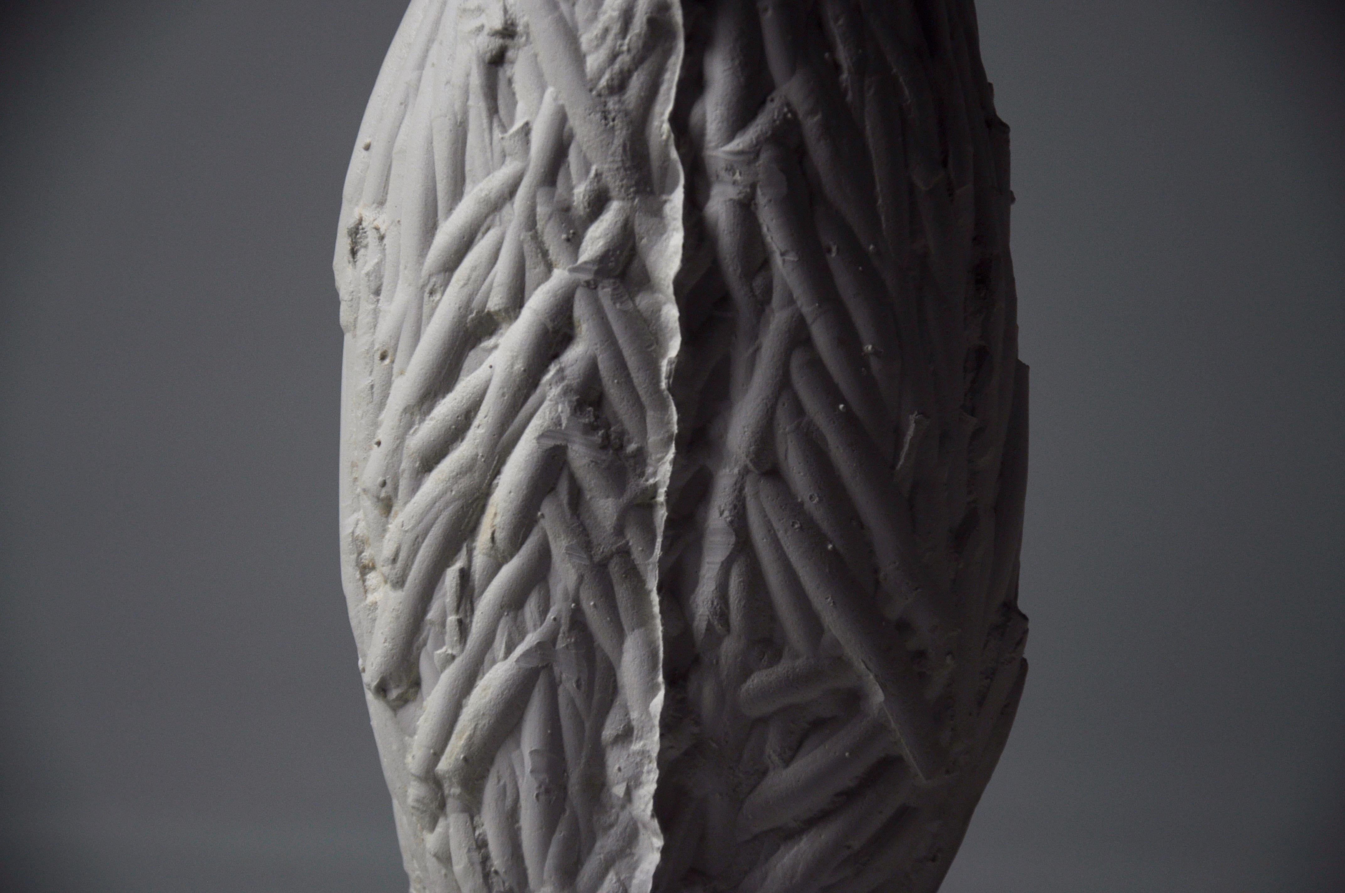 A ceramic collection of sculptural functional objects inspired by the parallel line between the process of ceramic casting and the growth and decay of organic beings.
Through experimenting with different ways of creating “erosion” or 