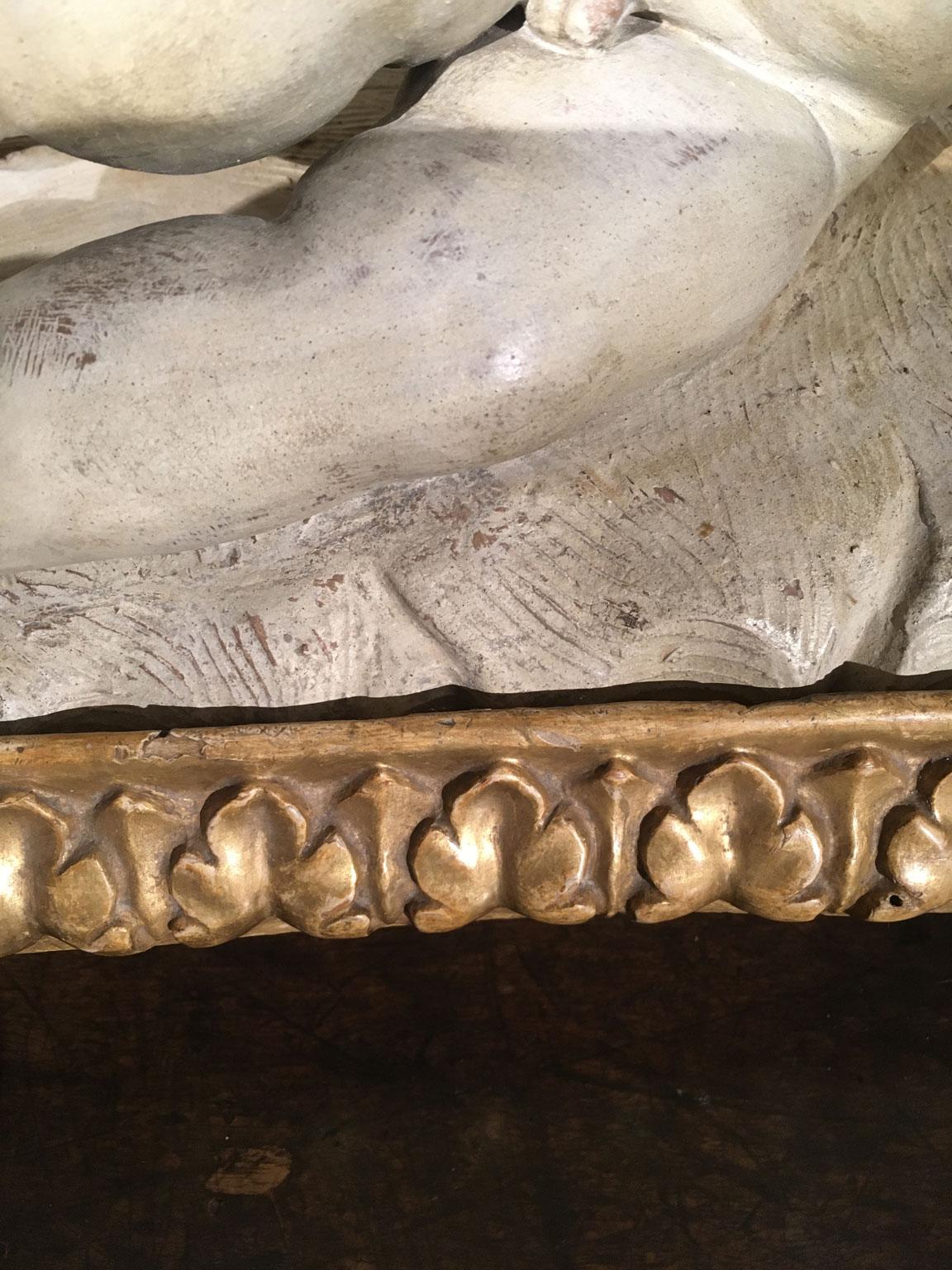 Memento Mori Scultura di teschio di bambino in finto marmo bianco della fine del XVII secolo in vendita 3