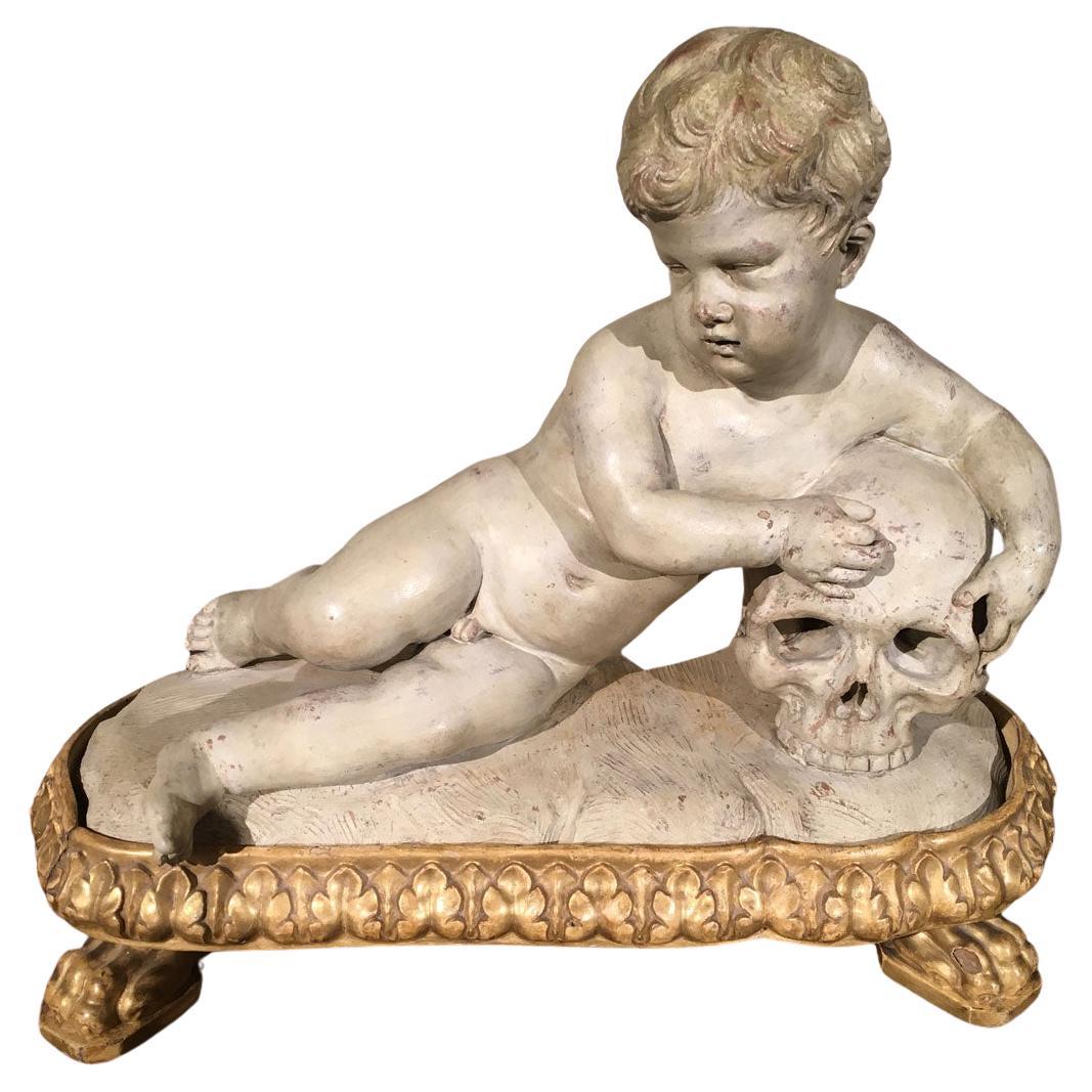 Memento Mori Kinder Totenkopffigur aus weißem Marmor, Skulptur aus dem späten 17. Jahrhundert