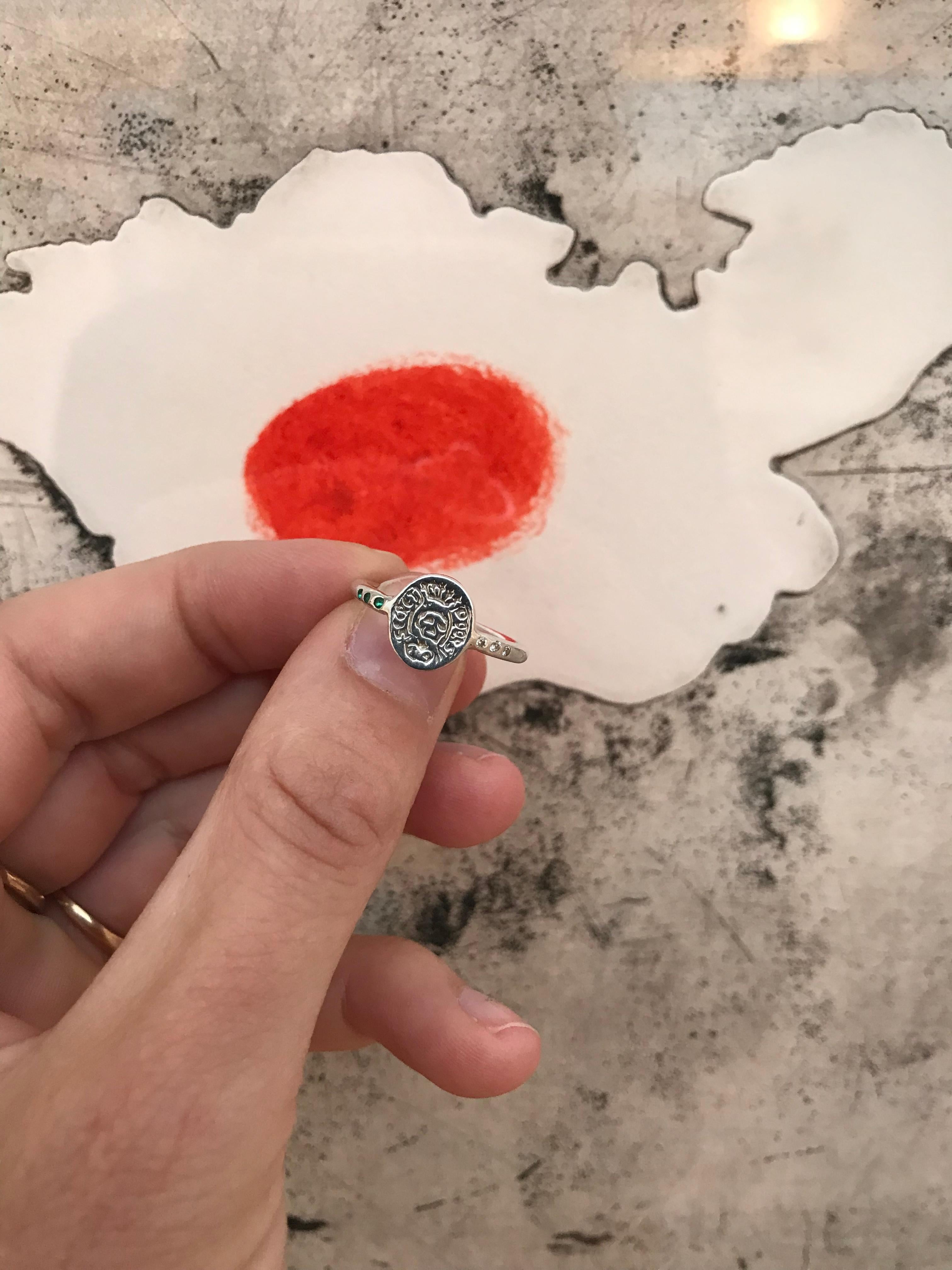 Memento Mori Style Crest Signet Skull Ring Smeraldo Rubino Argento J Dauphin 6