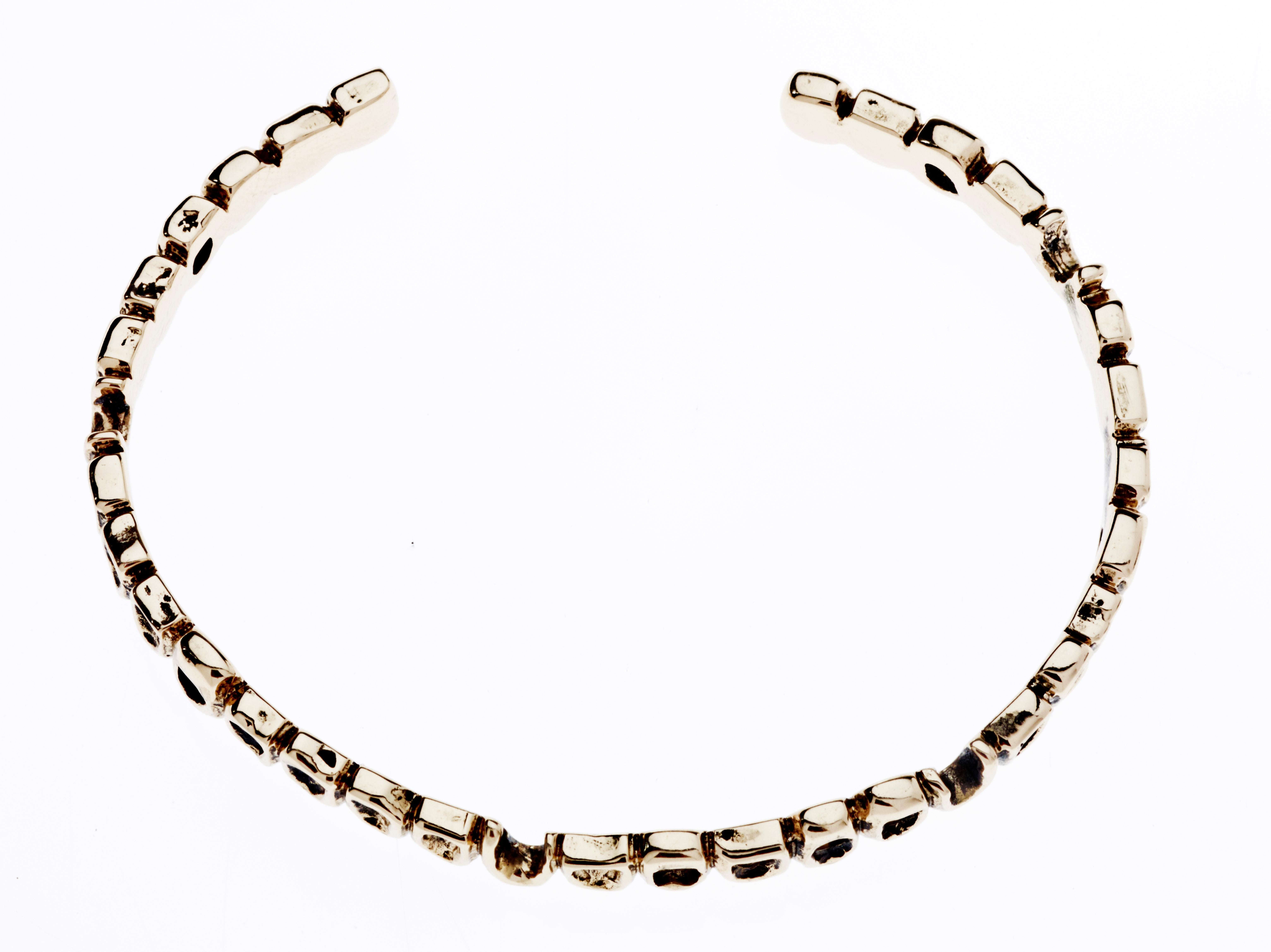 Bracelet manchette de style Memento Mori en diamants blancs en forme de dents Neuf - En vente à Los Angeles, CA