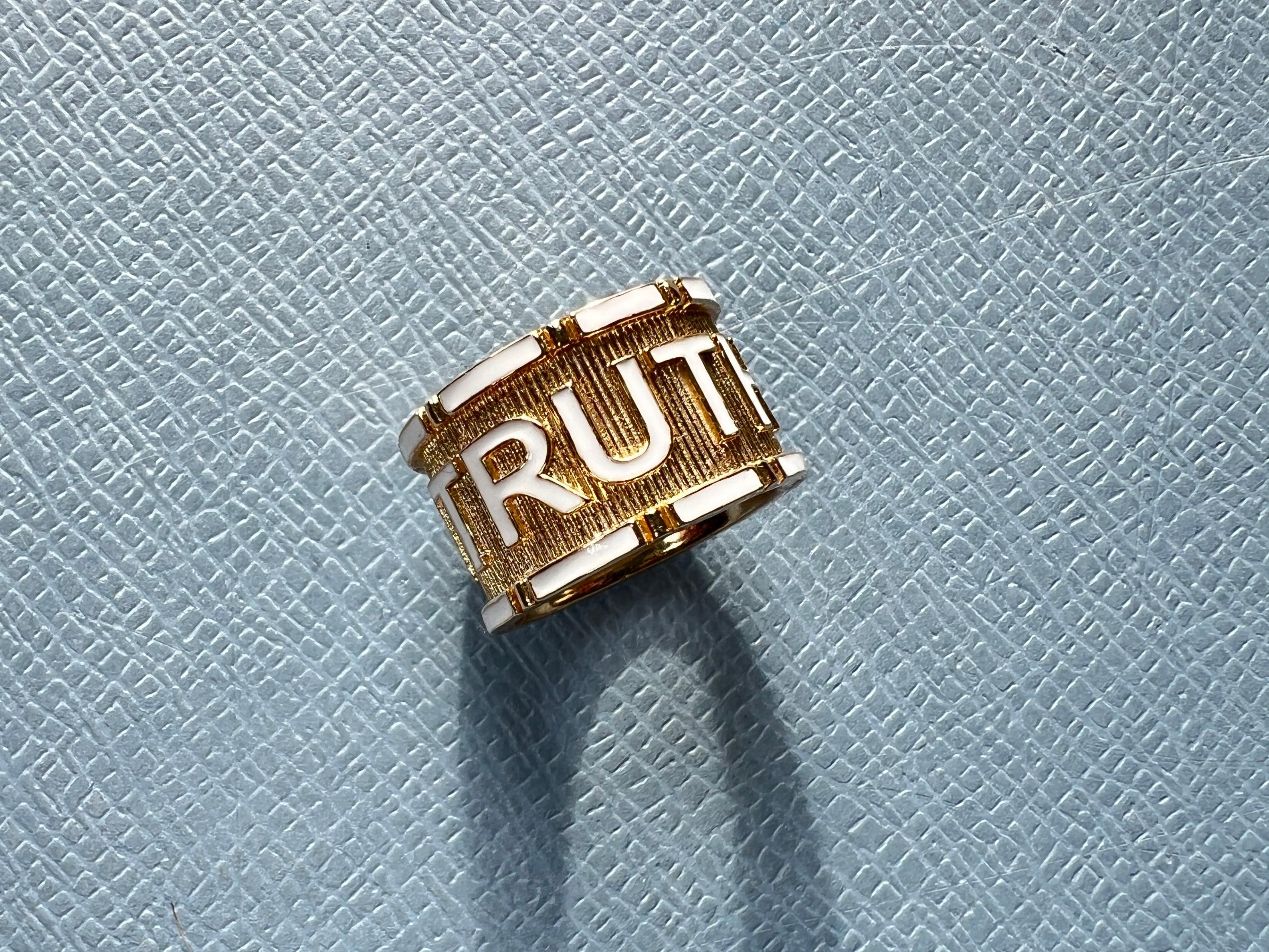 Memento Mori Stil Wahrheit Ring Weiß Emaille (Viktorianisch) im Angebot