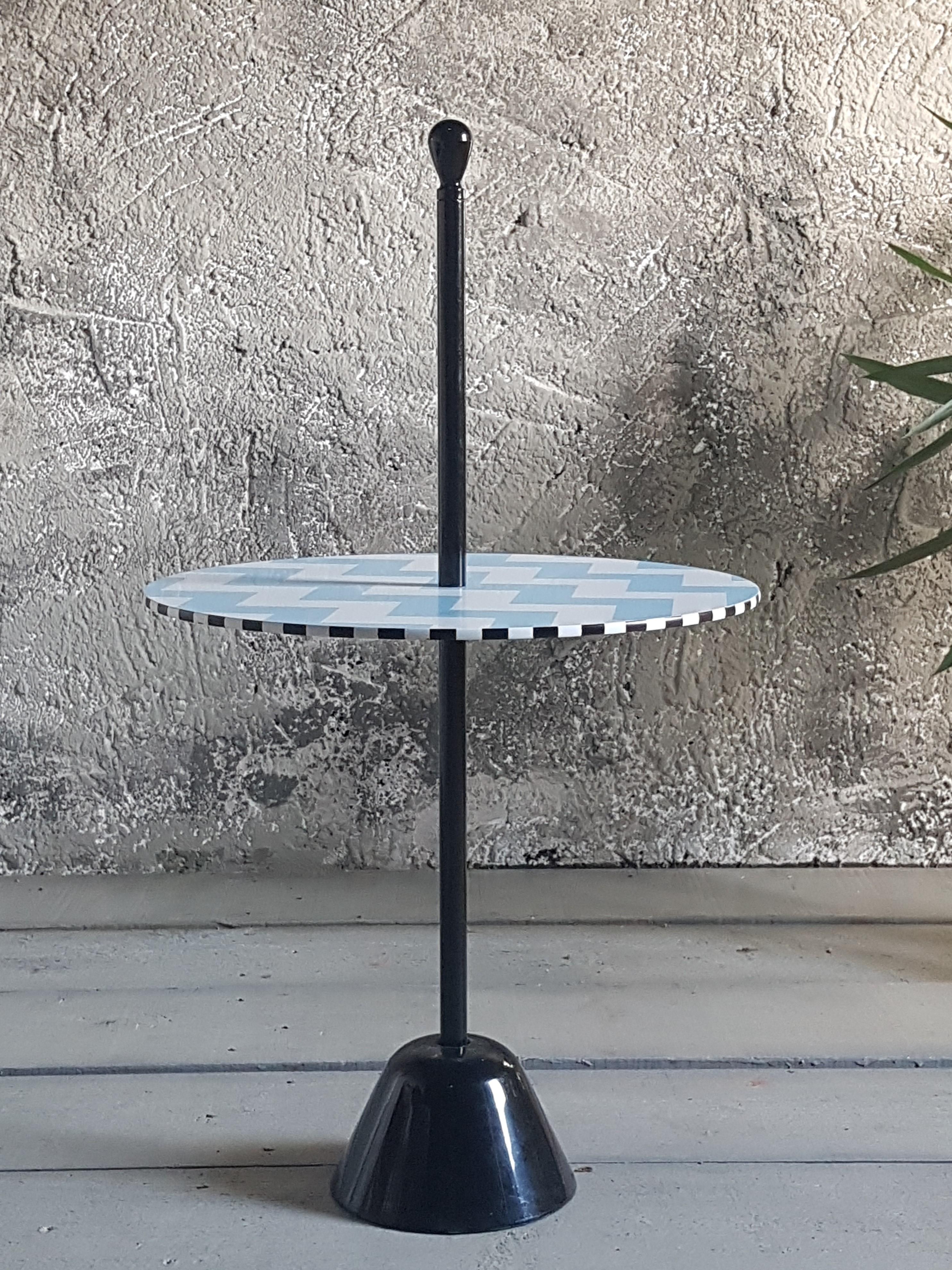 Table basse d'appoint Memphis de Servomuto Castiglioni Zanotta, Italie, années 80 en vente 3