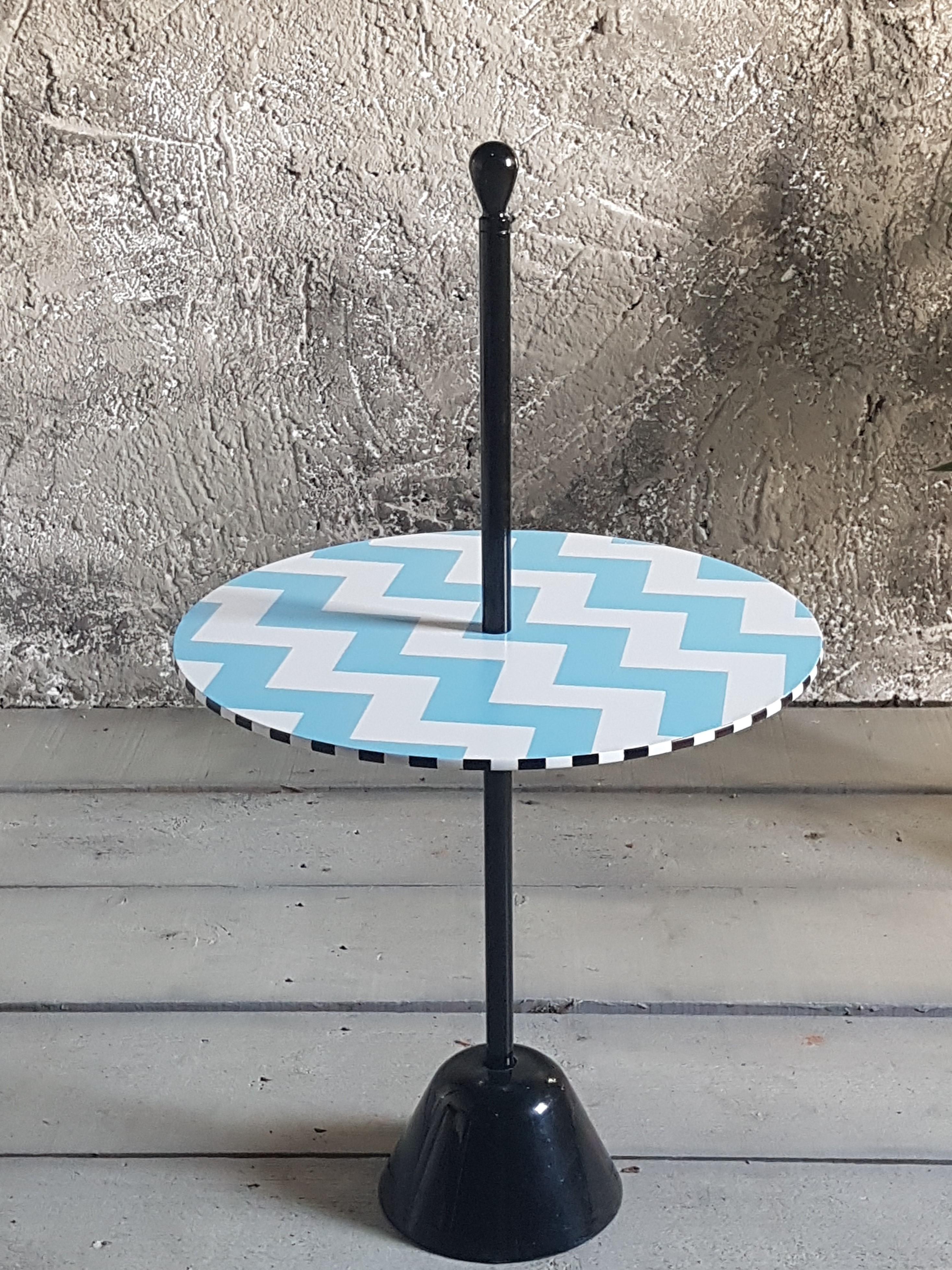 Table basse d'appoint Memphis de Servomuto Castiglioni Zanotta, Italie, années 80 en vente 2