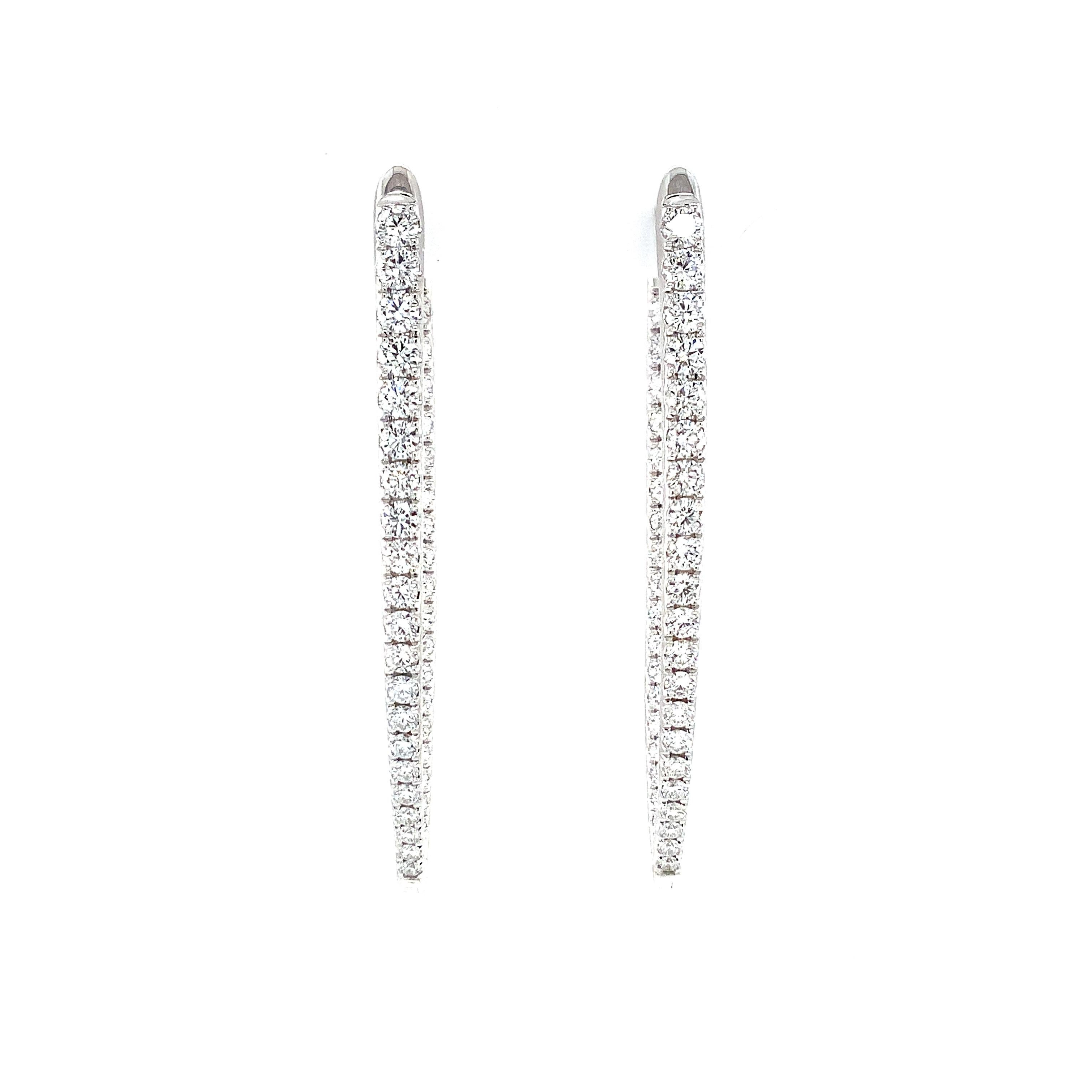 Moderno Collezione Memoire Imperial Hoop Diamond 2,46cts, orecchini incastonati in 18k in vendita