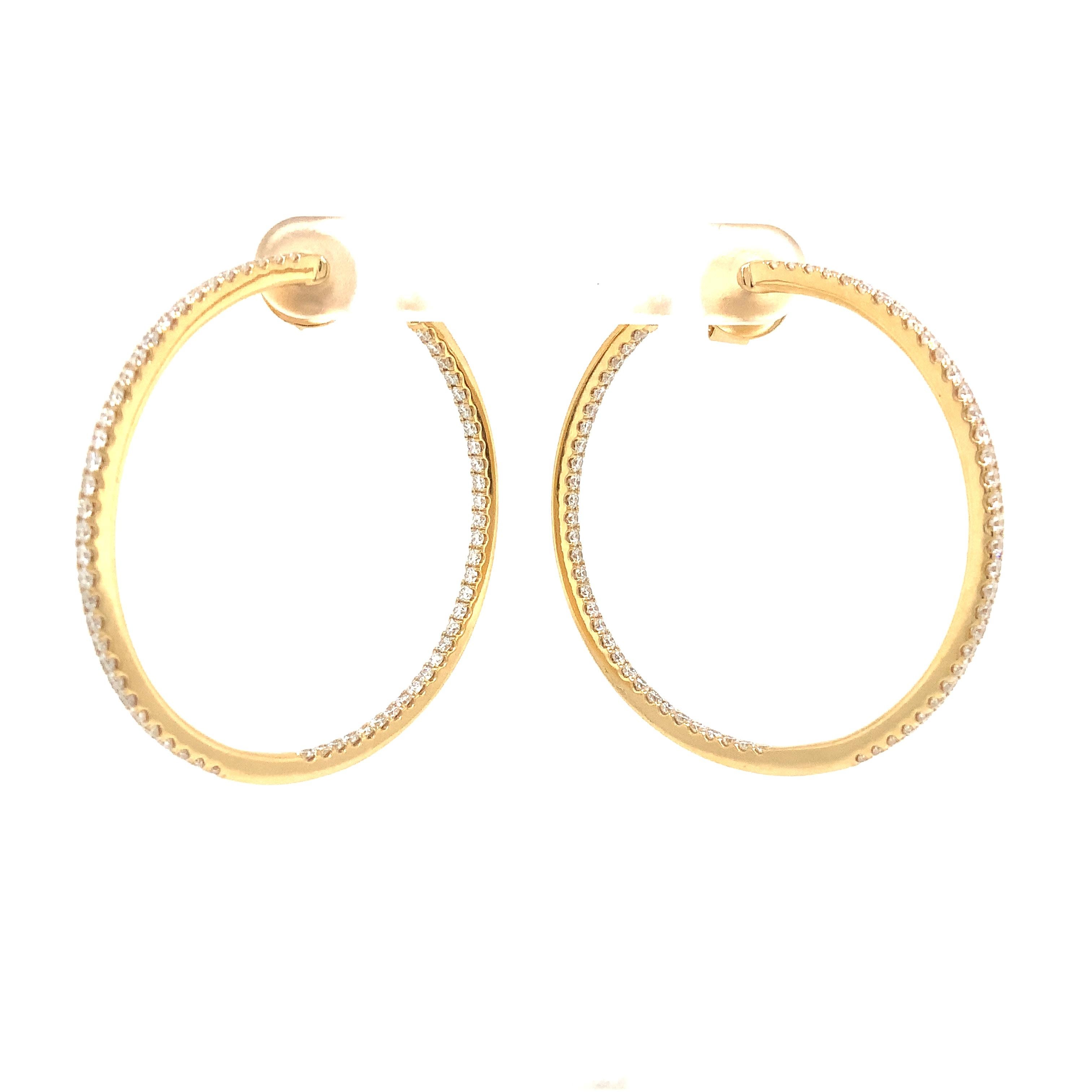 Modern Memoire Collection Round Shared Prong Diamond Hoop Set in 18k Yellow Gold For Sale