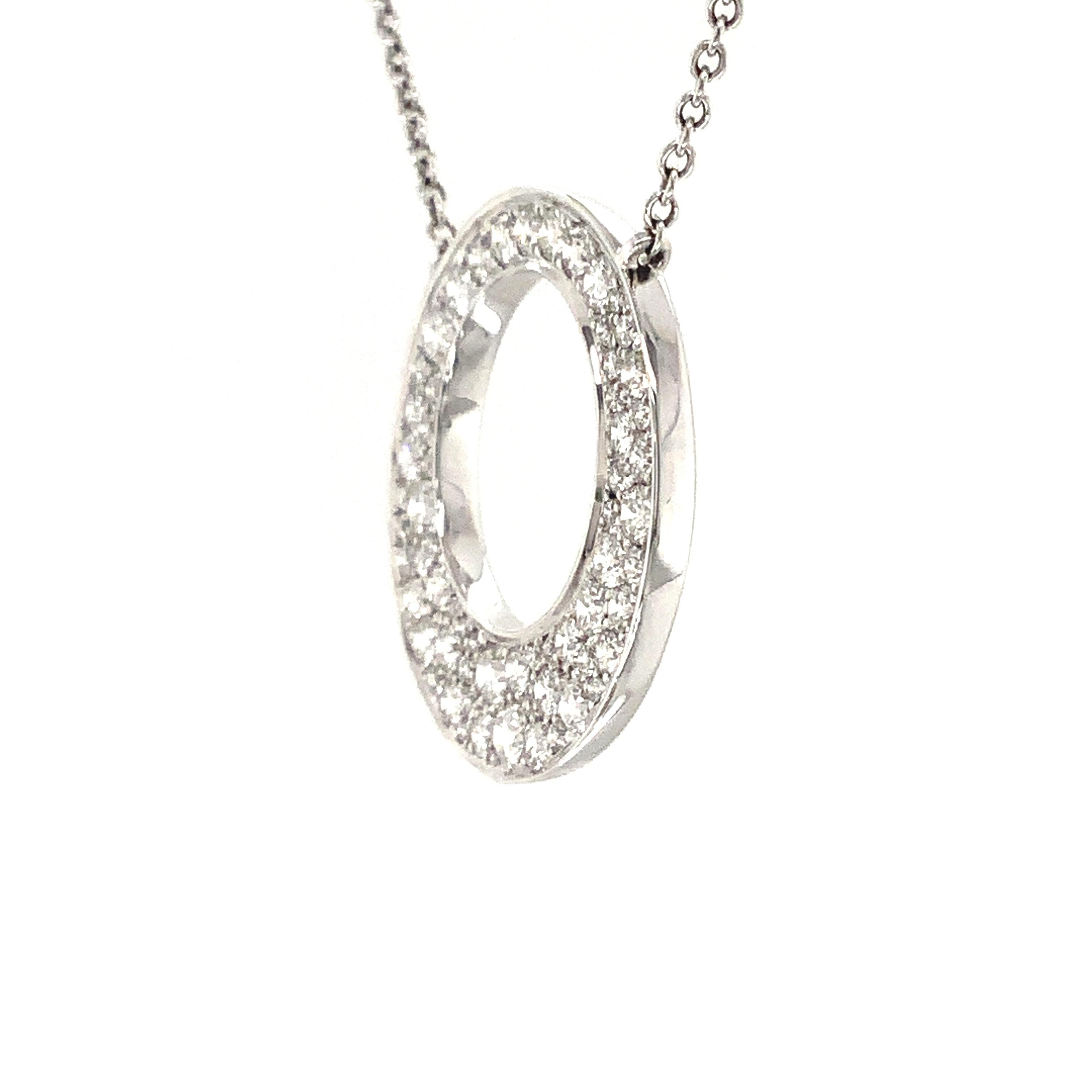 Brilliant Cut Memoire Diamond Circle Pavé Necklace 62 Round Brilliant Diamond 1.01ctw 18k Whit For Sale