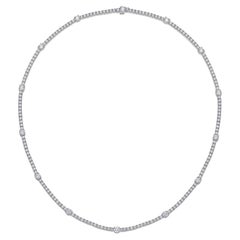 Memoire Diamant  Station Tennis-Halskette aus 18 Karat Weißgold  6,42 Karat Diamant