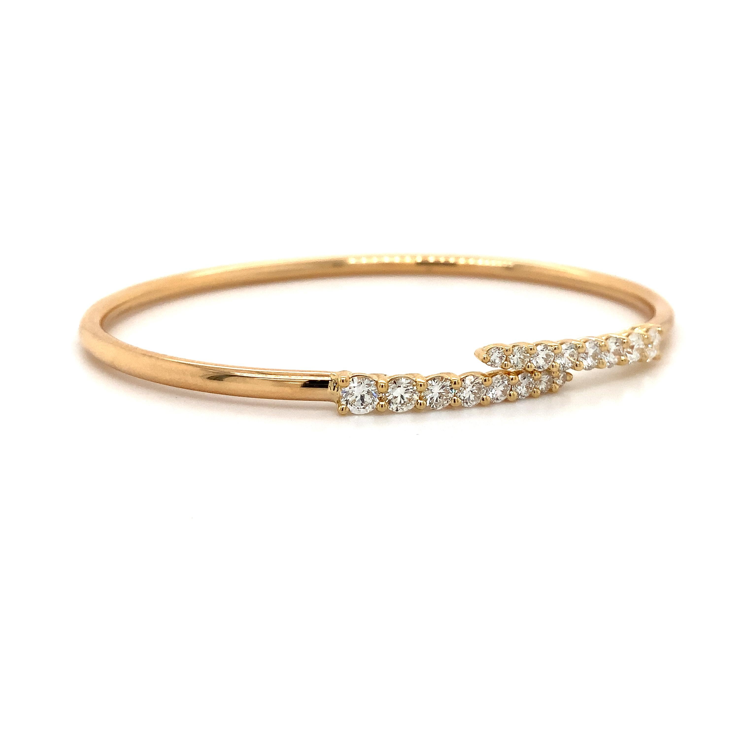 Women's Memoire Identity Collection Flexi Diamond 1.12 Carat. Bangle18k Yellow Gold For Sale