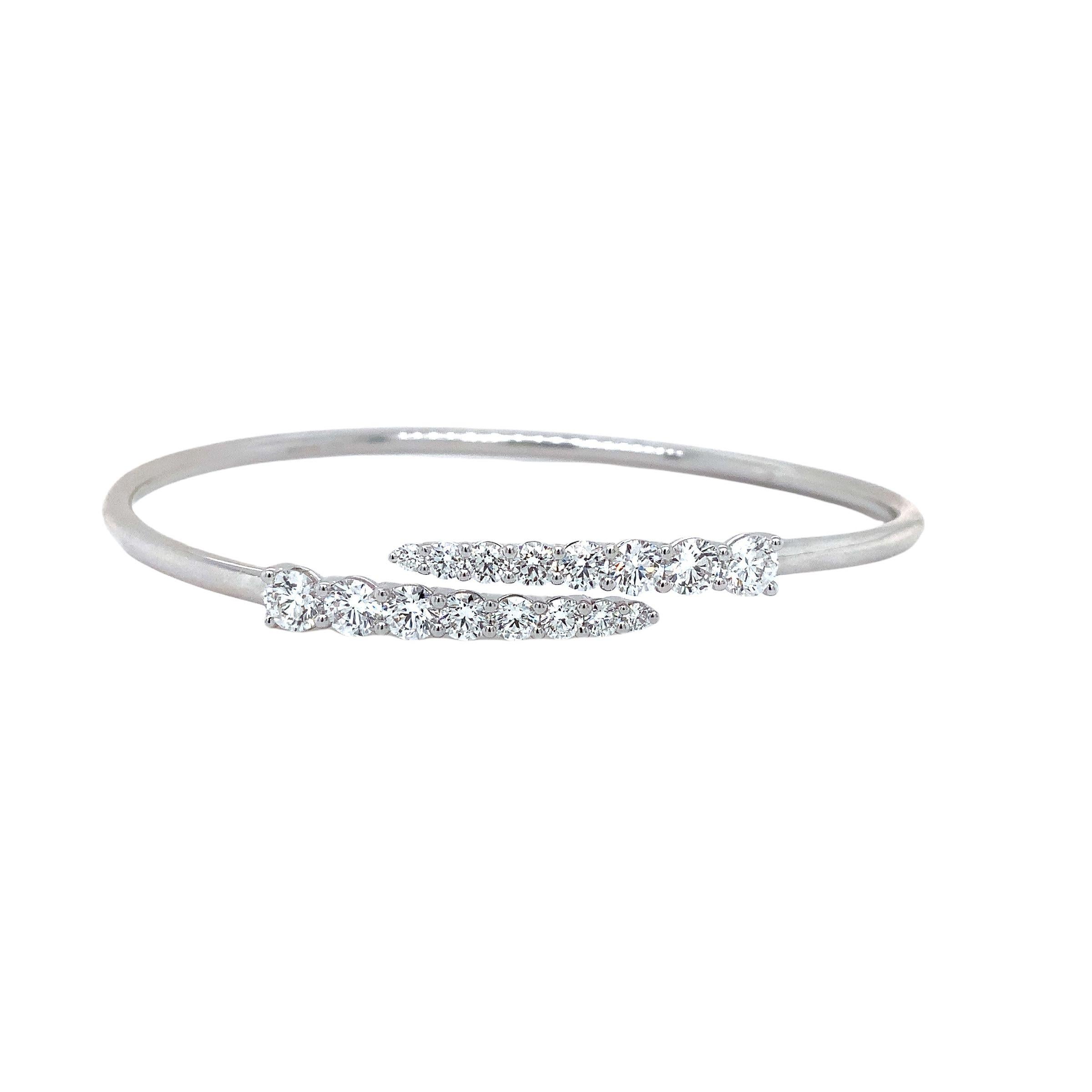 Memoire Identity Collection Flexi Diamond 1.95cts, Bangle18k White Gold In New Condition For Sale In Los Gatos, CA