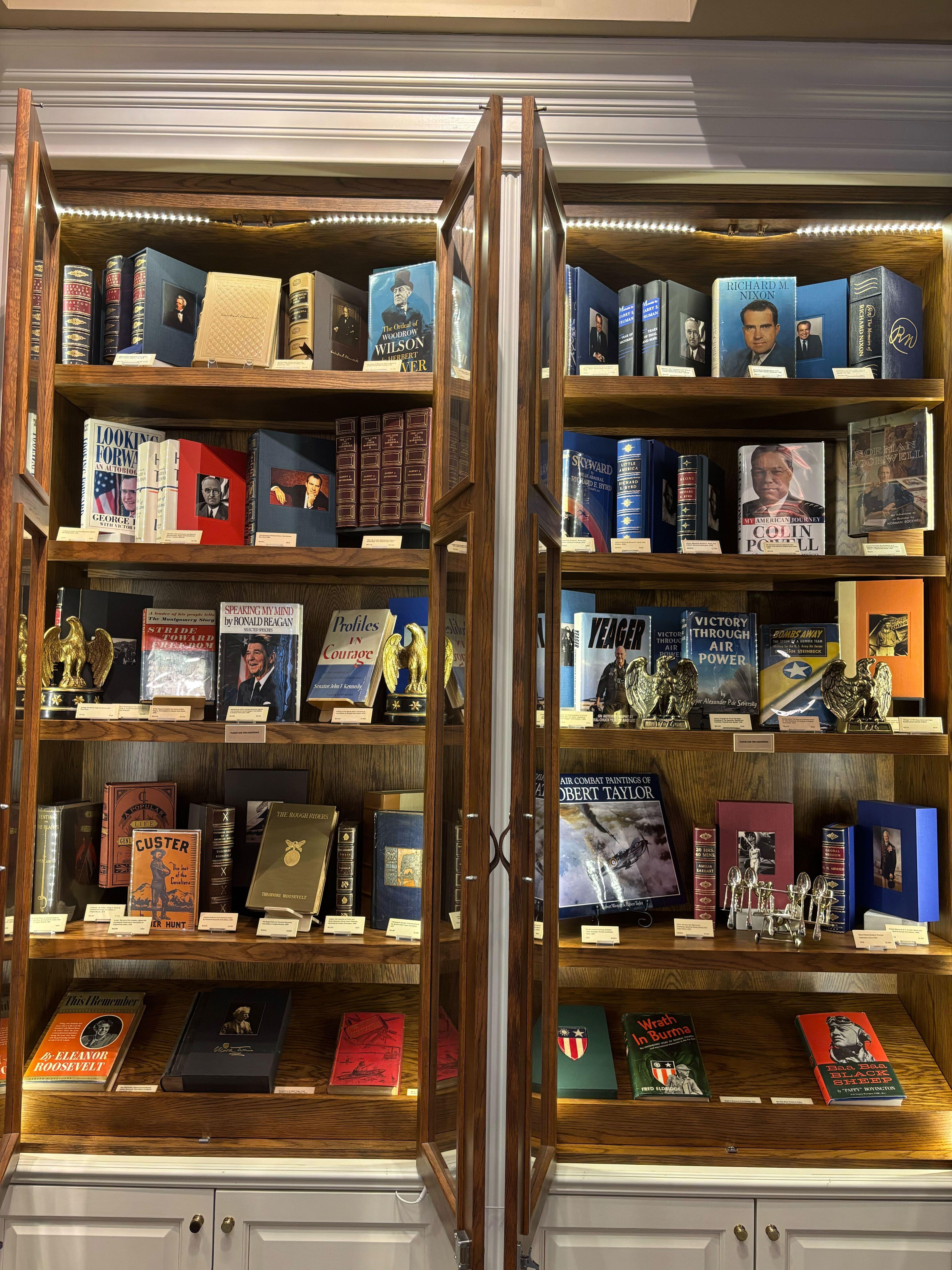 Memoirs Year of Decisions and Years of Trial and Hope (Année de décisions et d'années de trial et d'espoir), signé et inscrit en vente 3